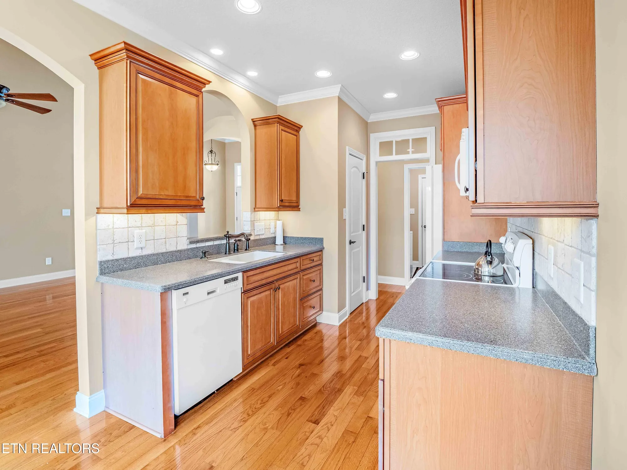 Property Slideshow image 10 of 31 | 110 yona way, Loudon, TN, 37774