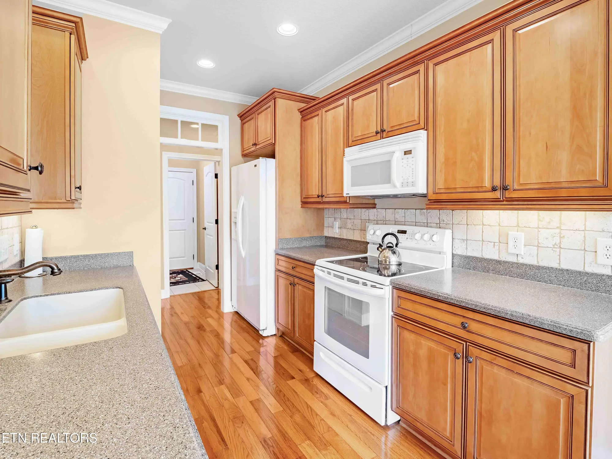 Property Slideshow image 11 of 31 | 110 yona way, Loudon, TN, 37774