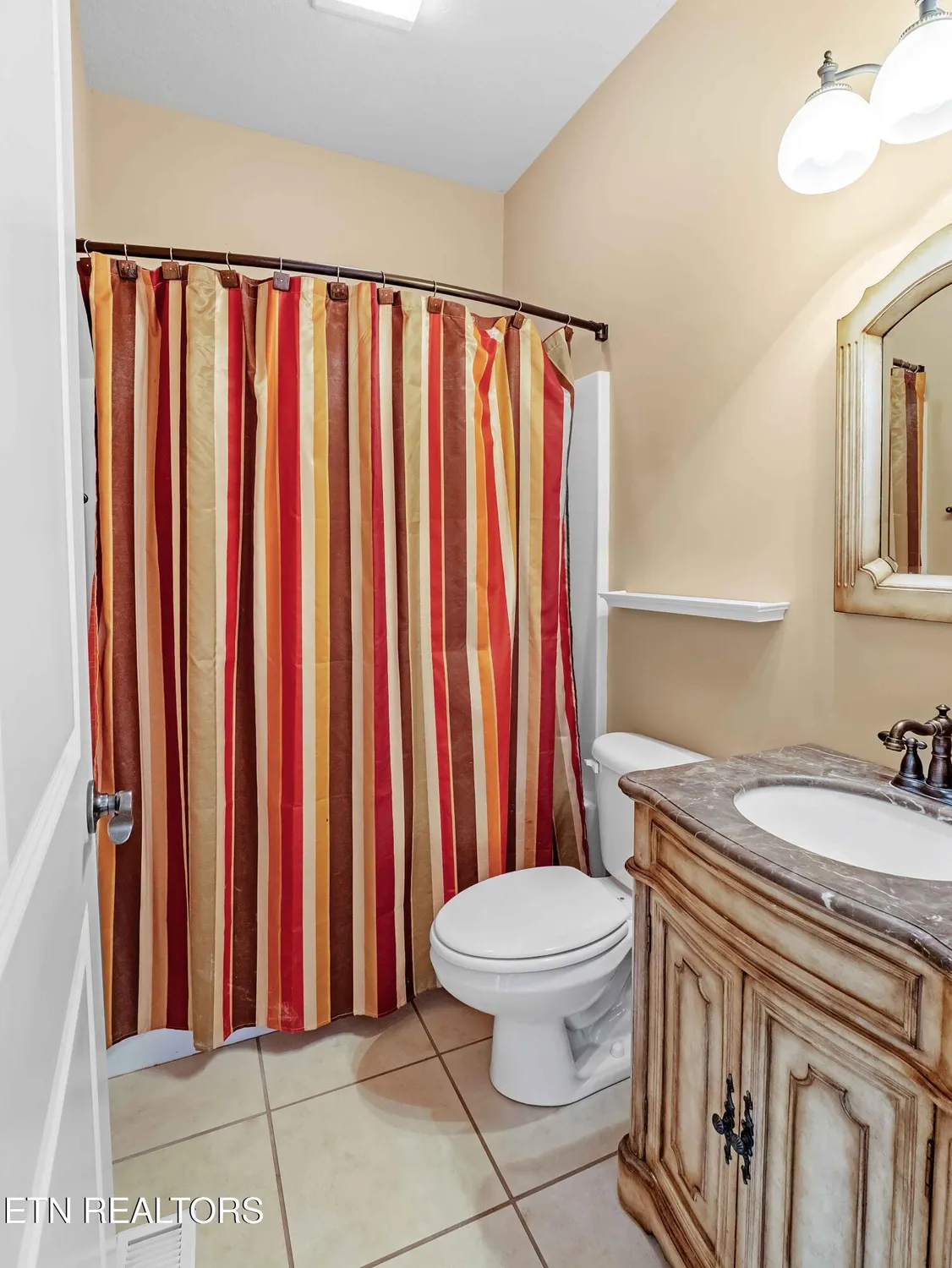 Property Slideshow image 27 of 31 | 110 yona way, Loudon, TN, 37774