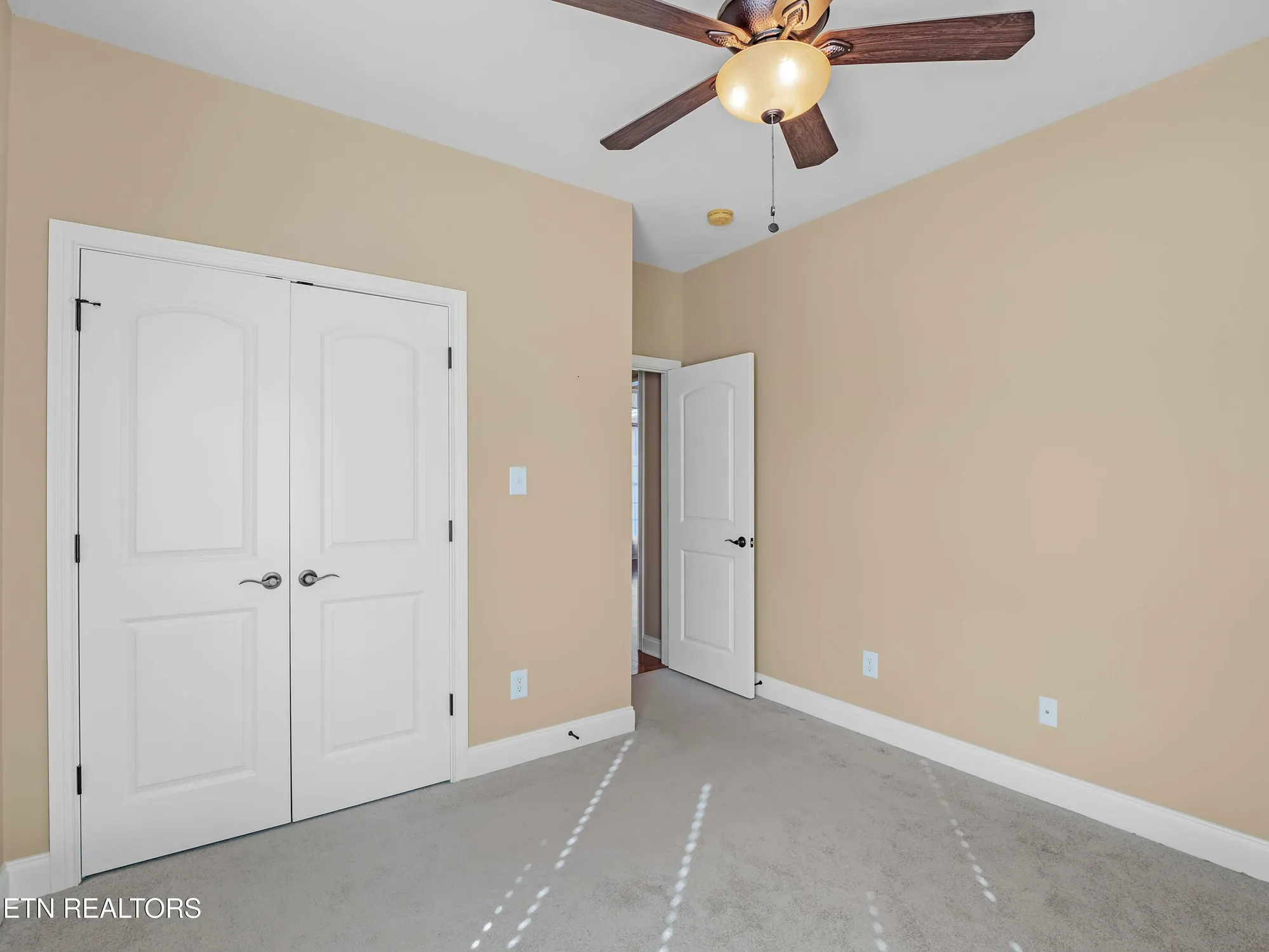 Property Slideshow image 23 of 31 | 110 yona way, Loudon, TN, 37774