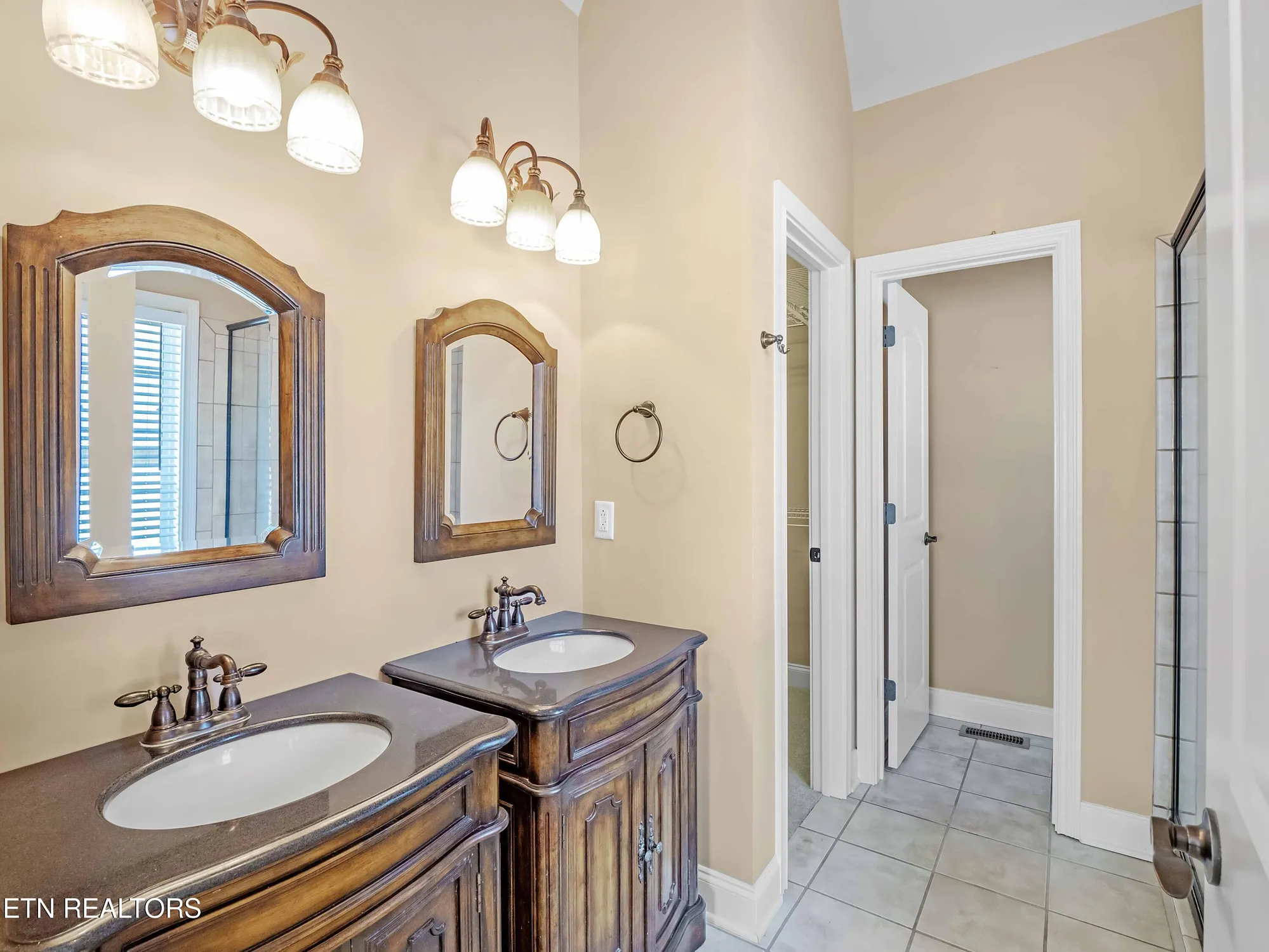 Property Slideshow image 19 of 31 | 110 yona way, Loudon, TN, 37774