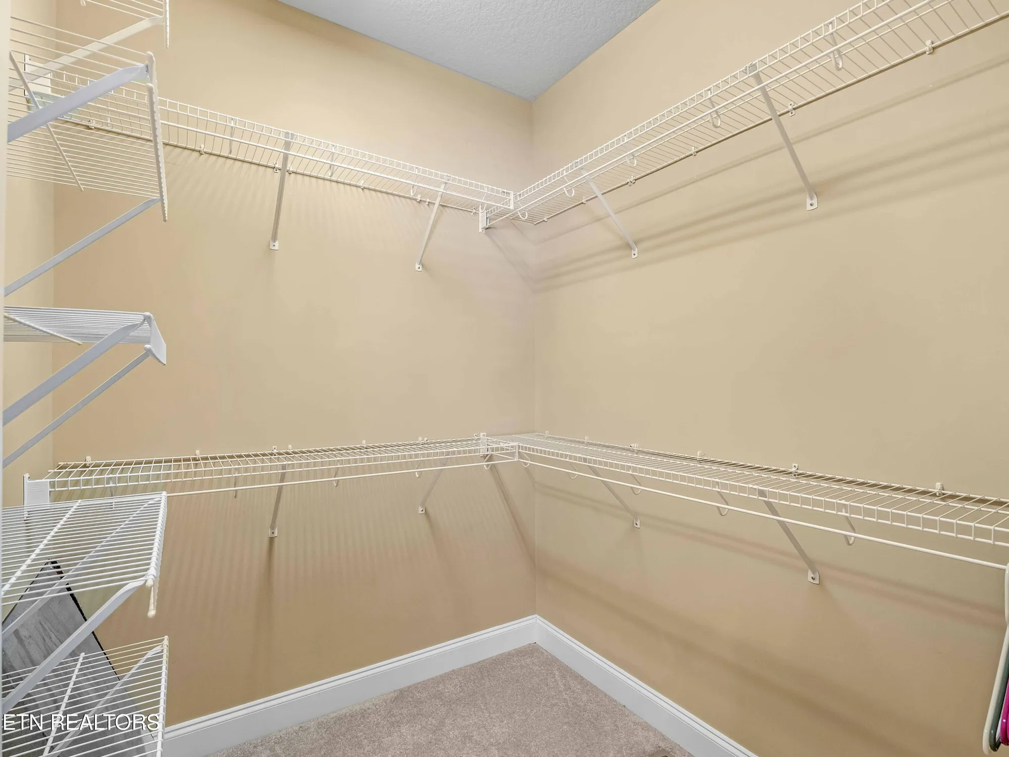 Property Slideshow image 22 of 31 | 110 yona way, Loudon, TN, 37774