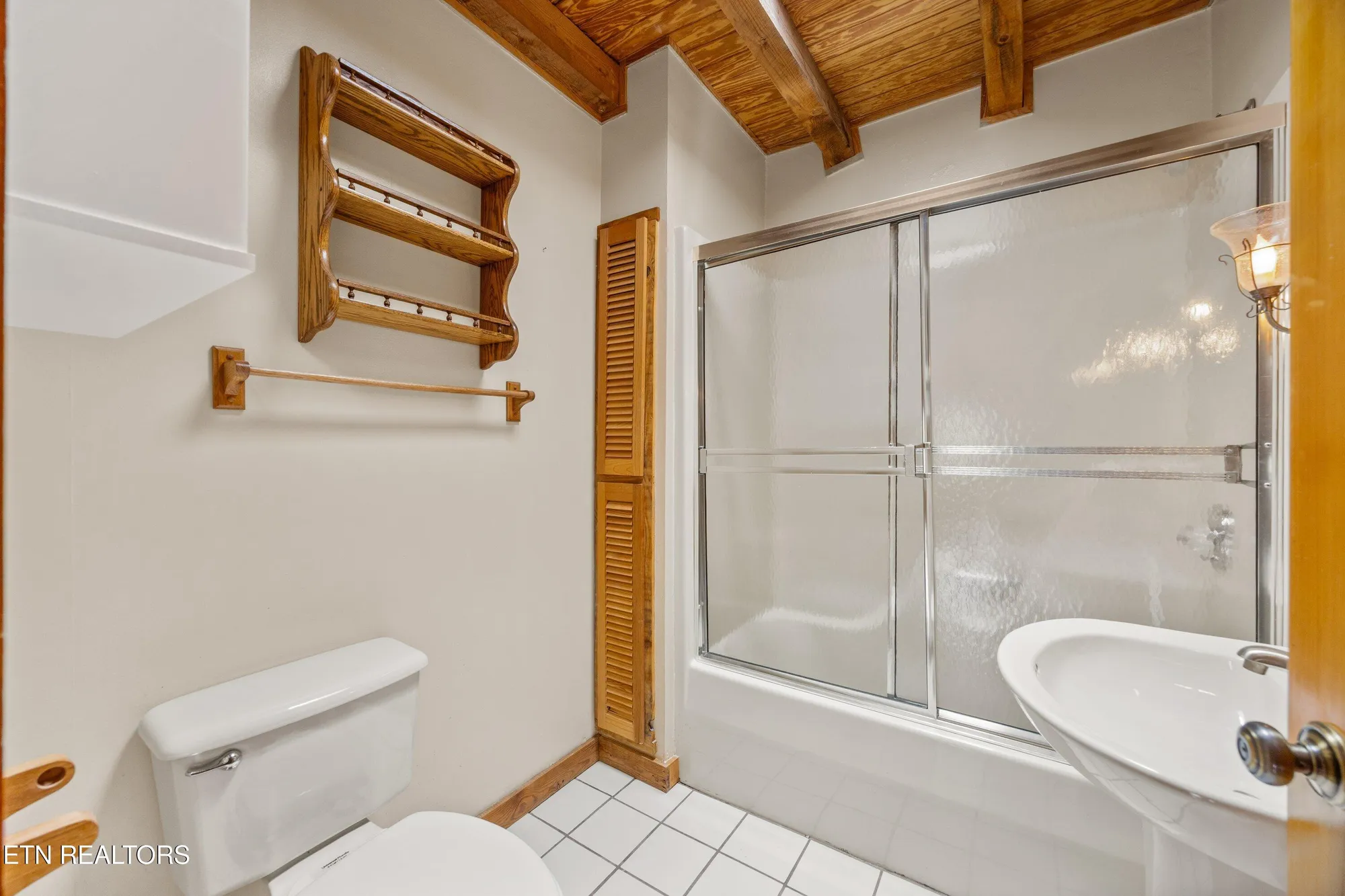 Property Slideshow image 8 of 61 | 16 bingham way, Crossville, TN, 38558