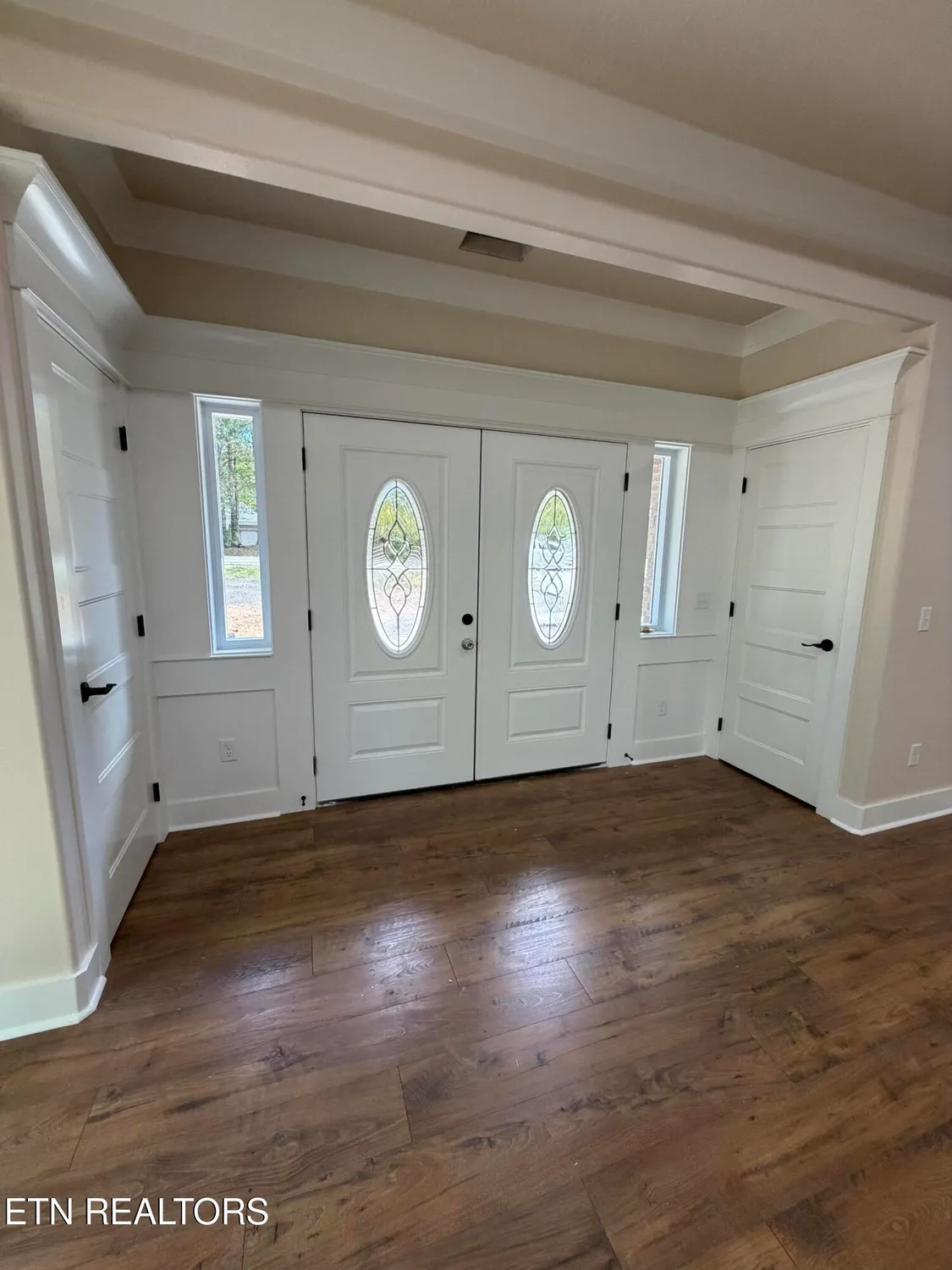 Property Slideshow image 3 of 24 | 414 beachwood dr, Crossville, TN, 38558