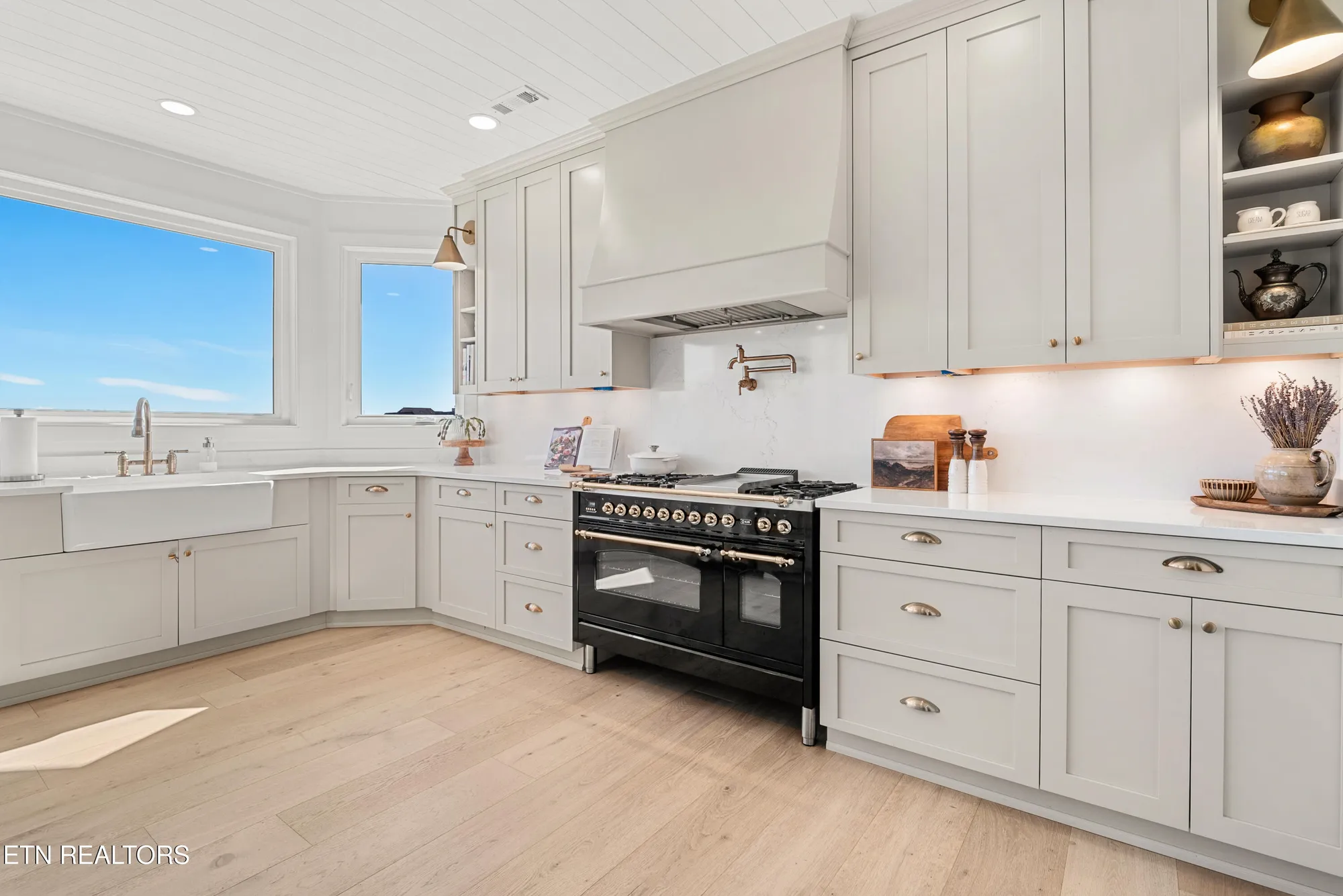 Property Slideshow image 23 of 59 | 211 osprey cir, Vonore, TN, 37885