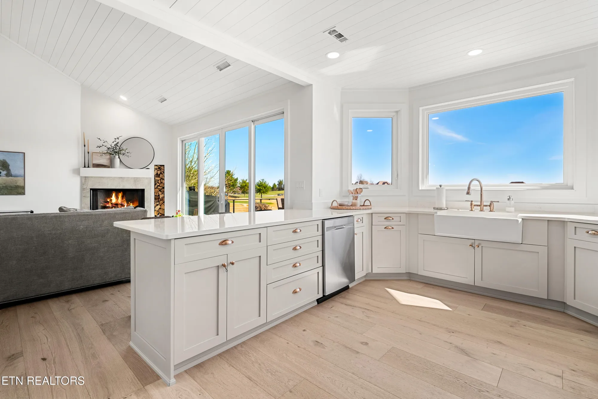 Property Slideshow image 21 of 59 | 211 osprey cir, Vonore, TN, 37885