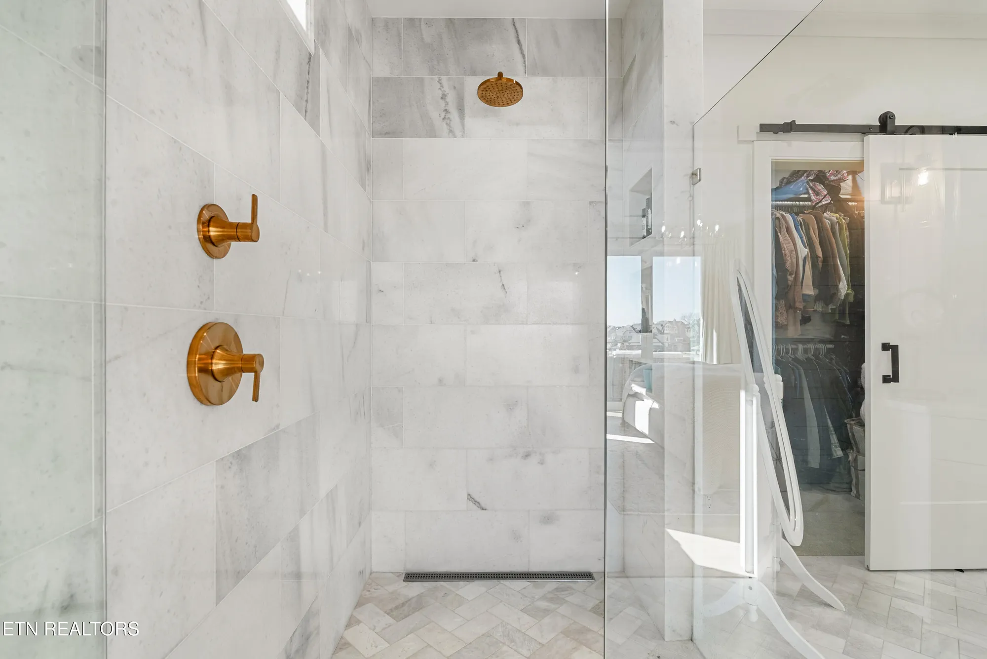 Property Slideshow image 33 of 59 | 211 osprey cir, Vonore, TN, 37885