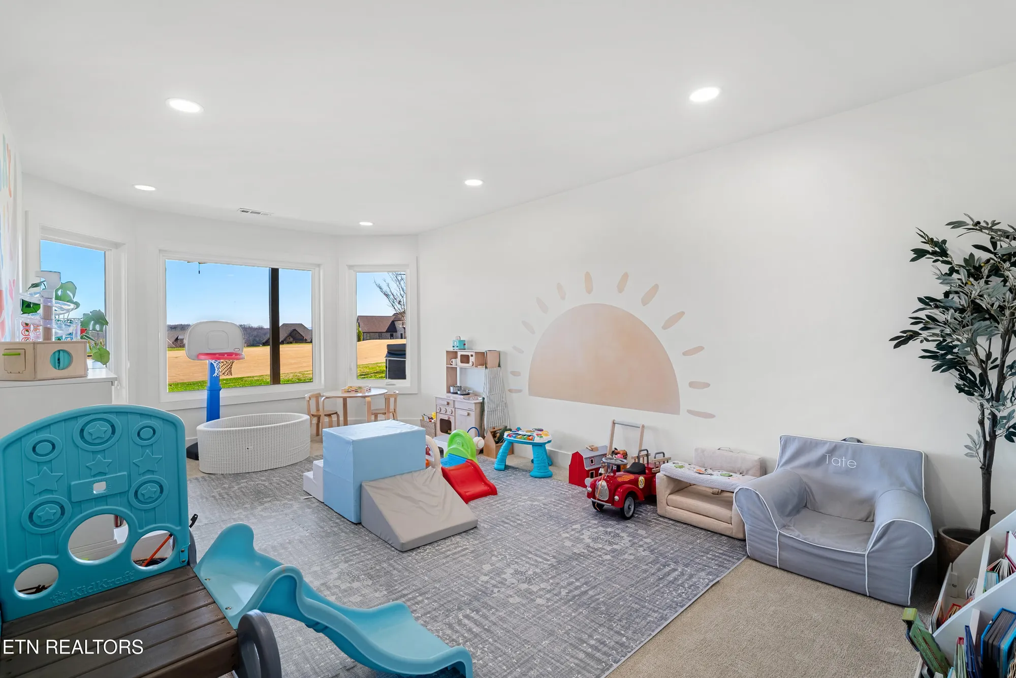 Property Slideshow image 42 of 59 | 211 osprey cir, Vonore, TN, 37885