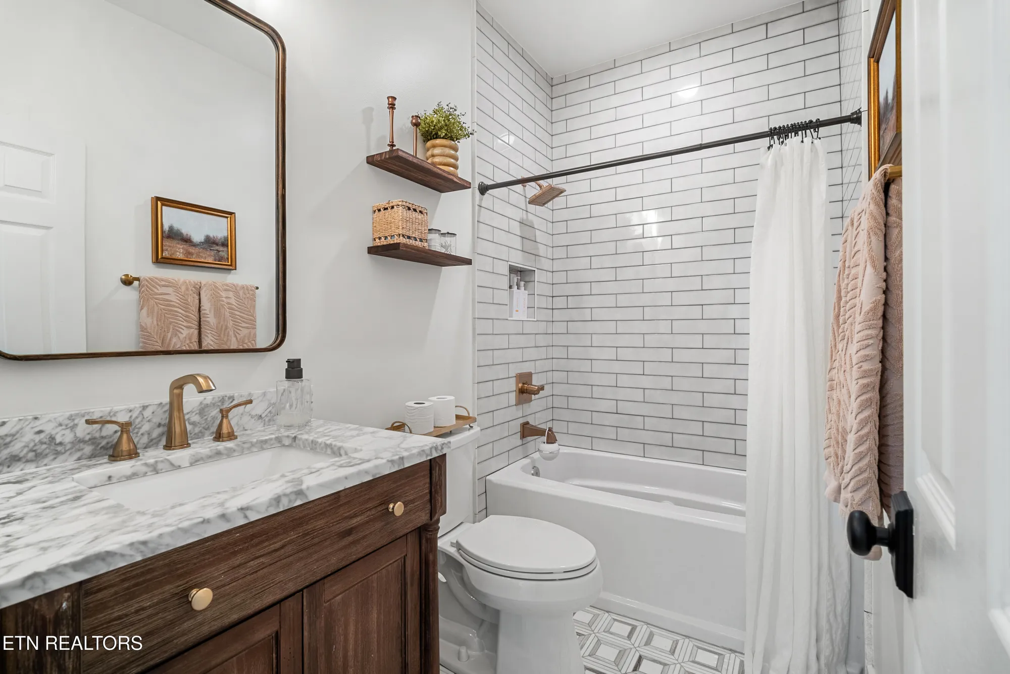 Property Slideshow image 37 of 59 | 211 osprey cir, Vonore, TN, 37885