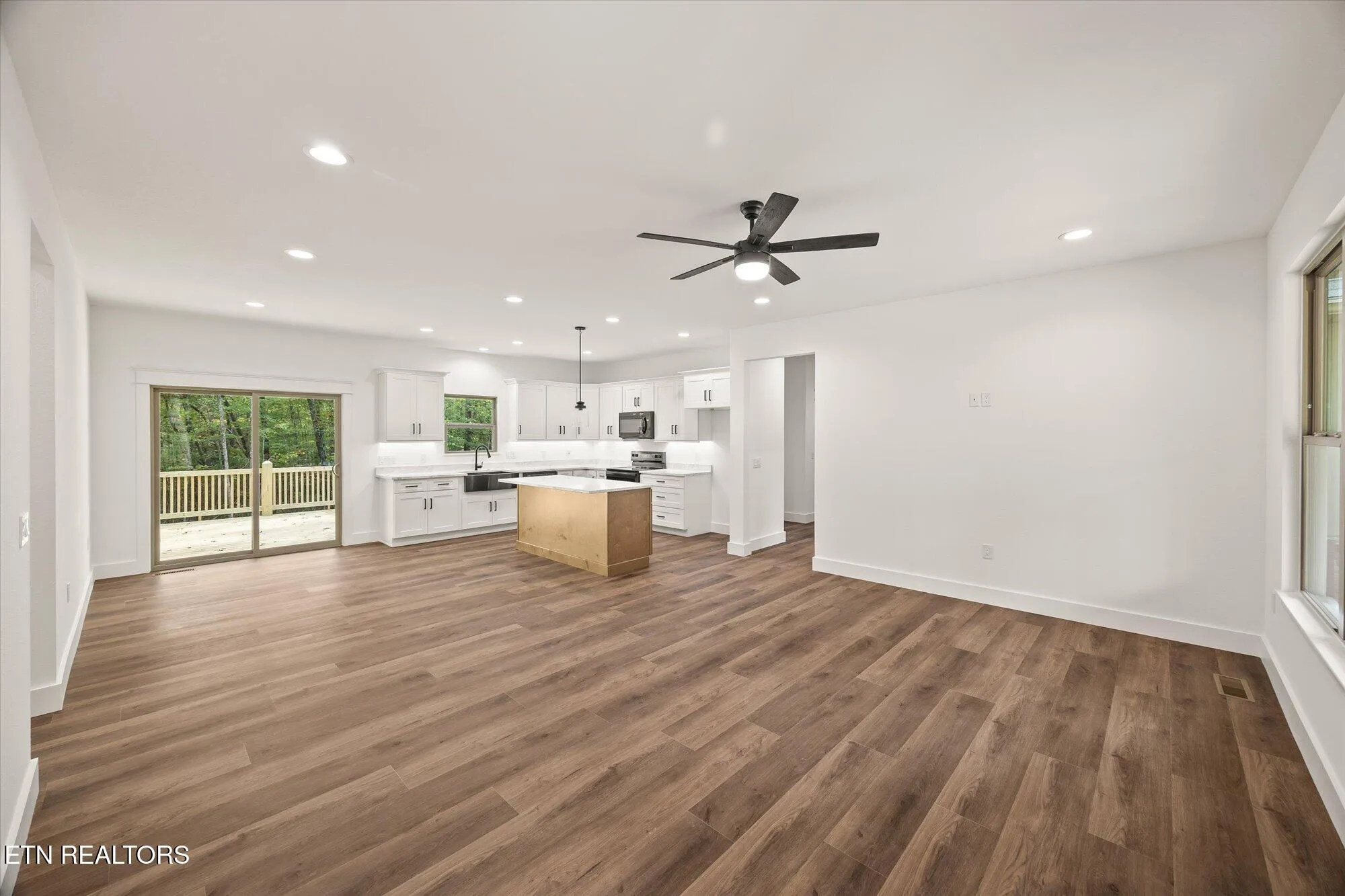 Property Slideshow image 8 of 39 | 440 saint george dr, Crossville, TN, 38558