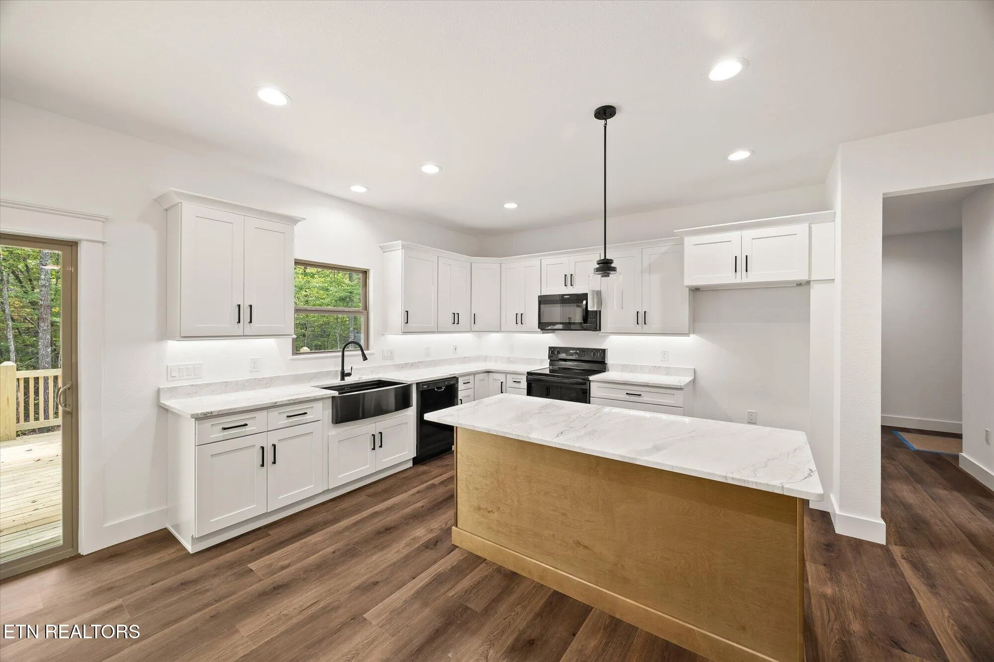 Property Slideshow image 10 of 39 | 440 saint george dr, Crossville, TN, 38558