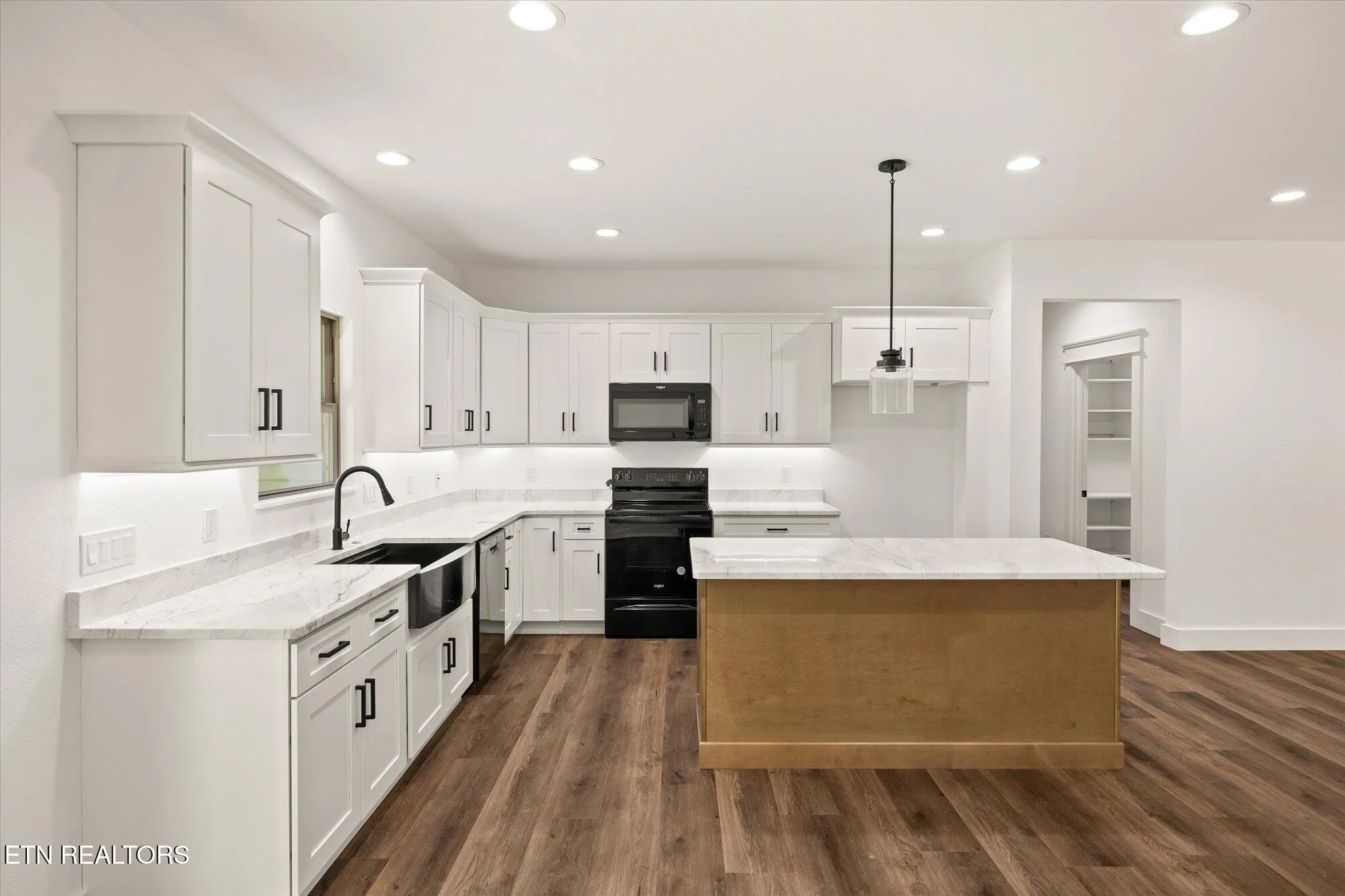 Property Slideshow image 11 of 39 | 440 saint george dr, Crossville, TN, 38558