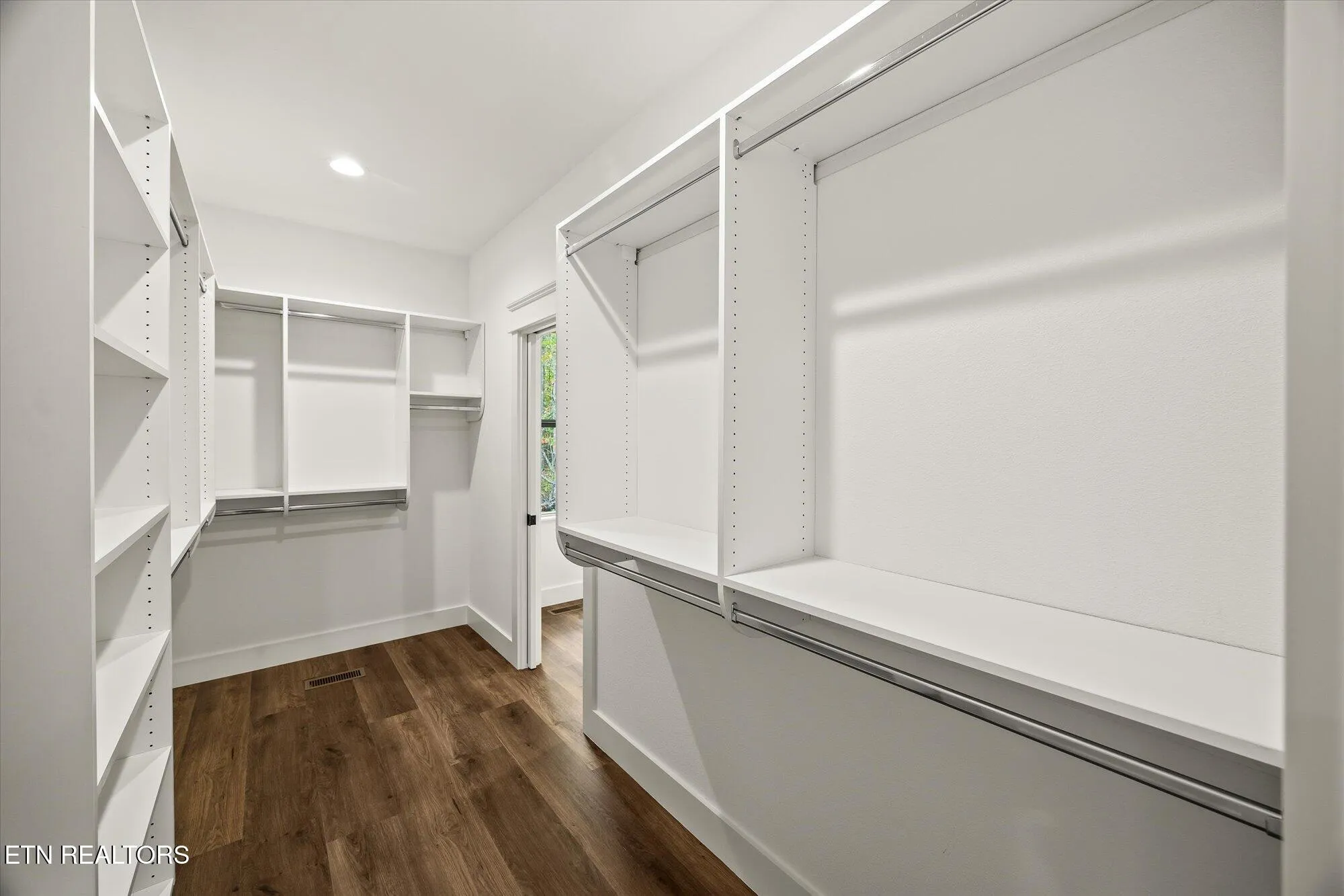 Property Slideshow image 16 of 39 | 440 saint george dr, Crossville, TN, 38558