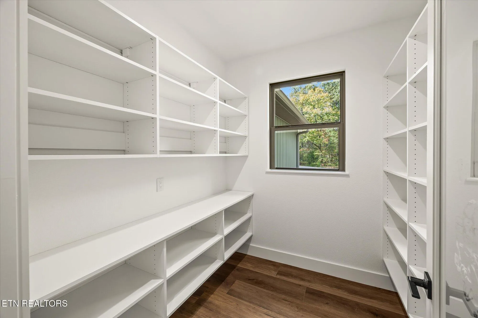 Property Slideshow image 20 of 39 | 440 saint george dr, Crossville, TN, 38558