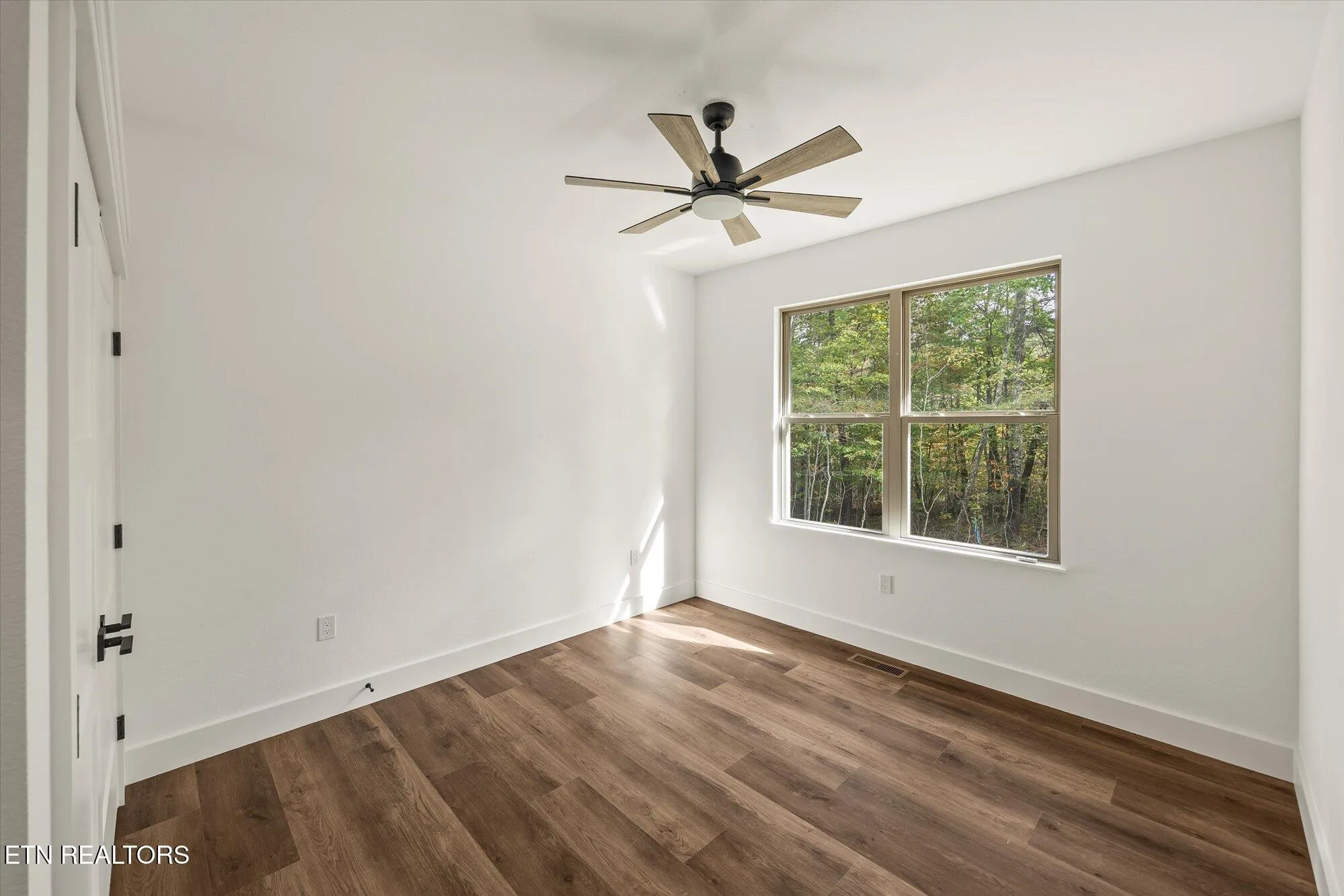 Property Slideshow image 21 of 39 | 440 saint george dr, Crossville, TN, 38558