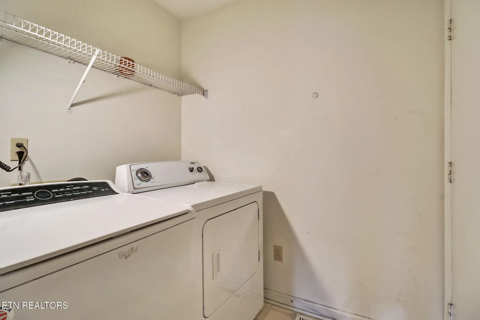 Property Slideshow image 22 of 31 | 132 cromwell ln, Crossville, TN, 38558