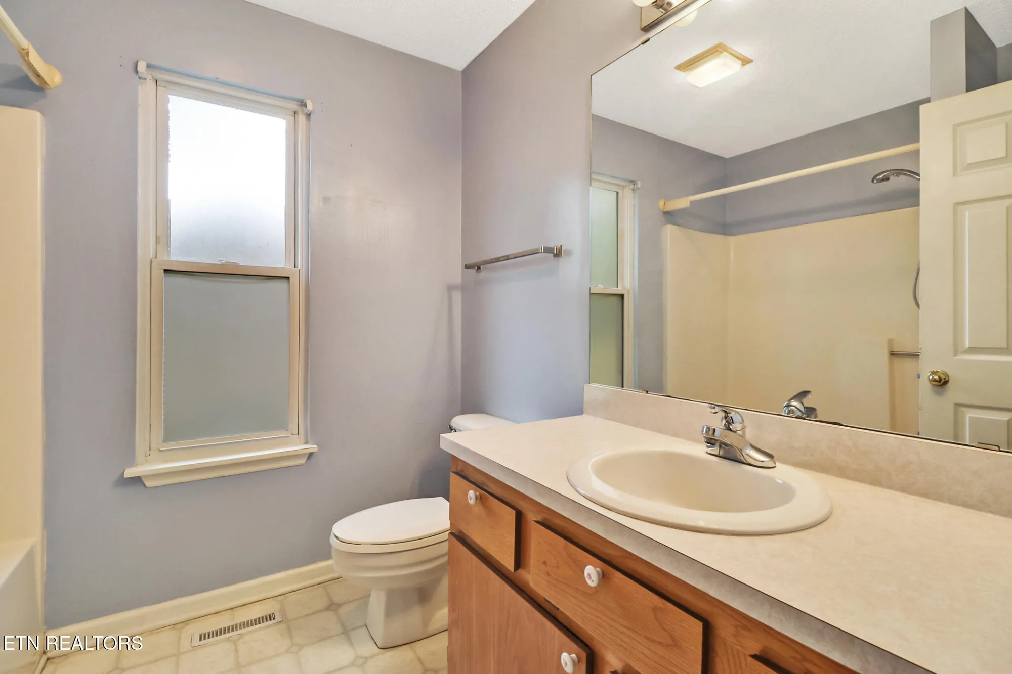 Property Slideshow image 15 of 31 | 132 cromwell ln, Crossville, TN, 38558