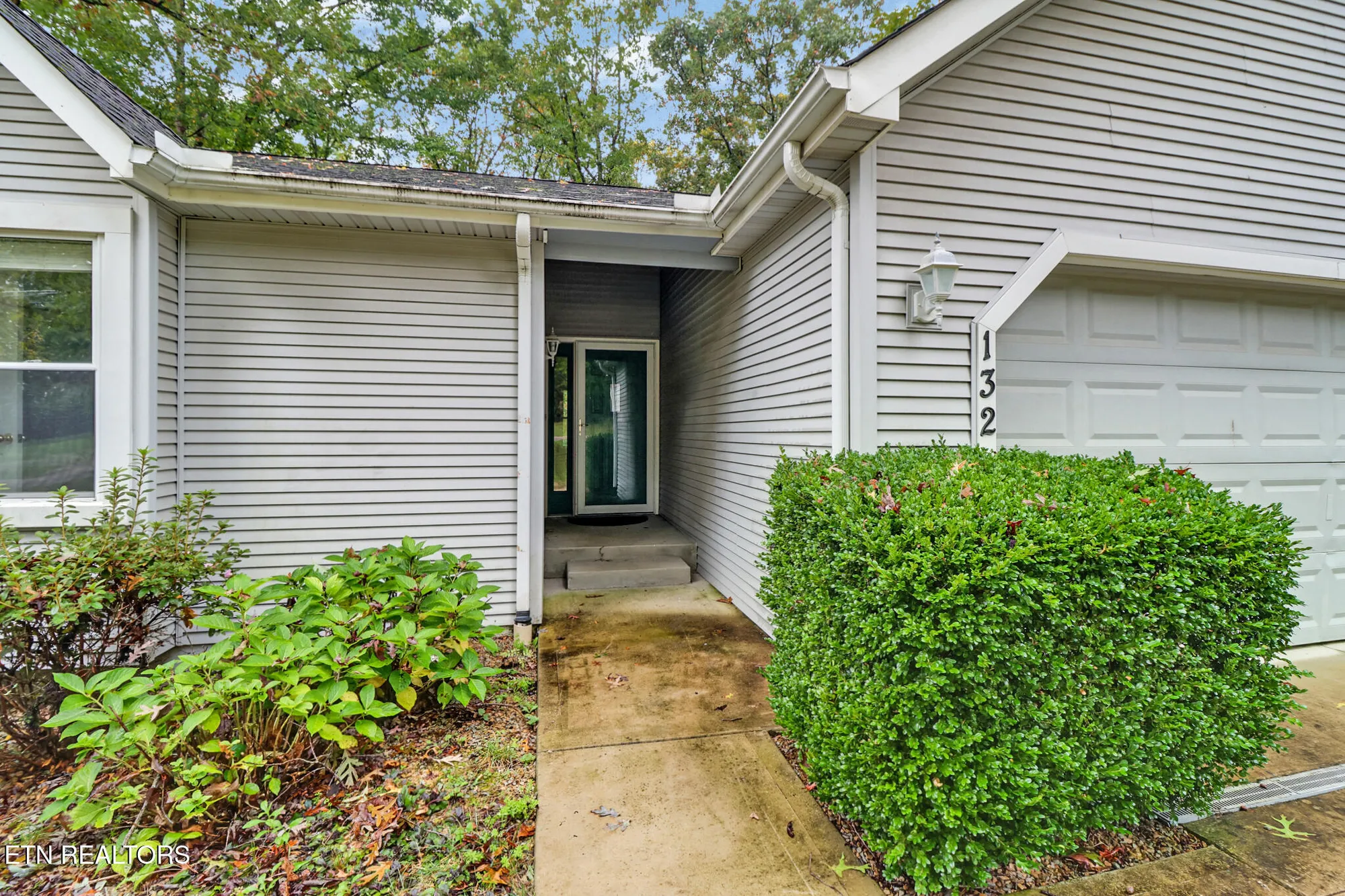 Property Slideshow image 2 of 31 | 132 cromwell ln, Crossville, TN, 38558