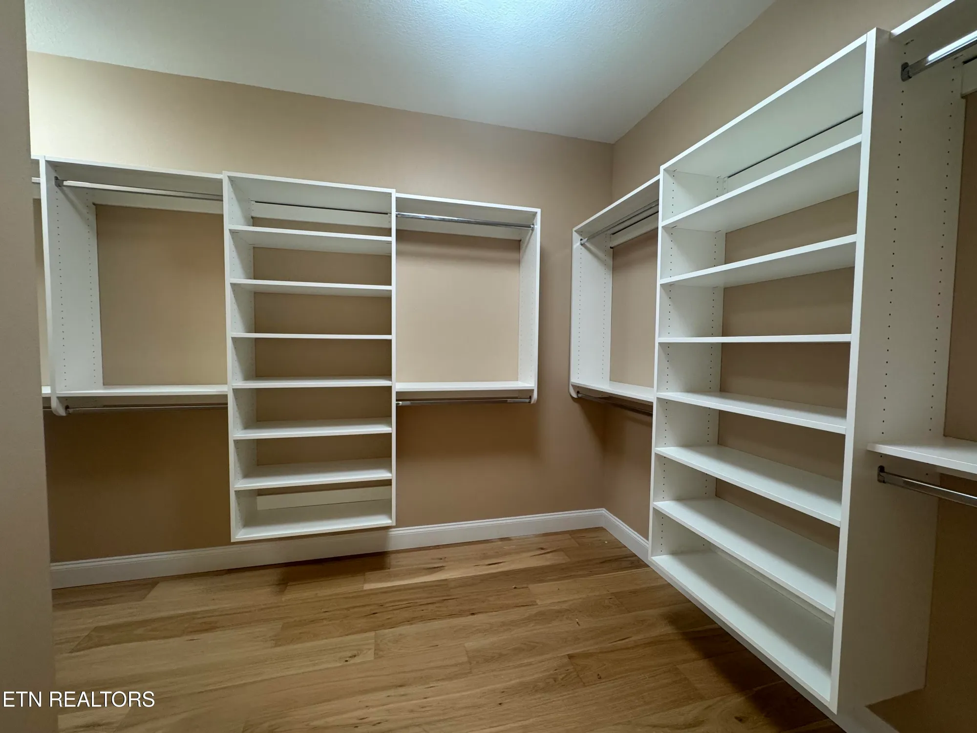 Property Slideshow image 9 of 18 | 164 hawes cir, Crossville, TN, 38558