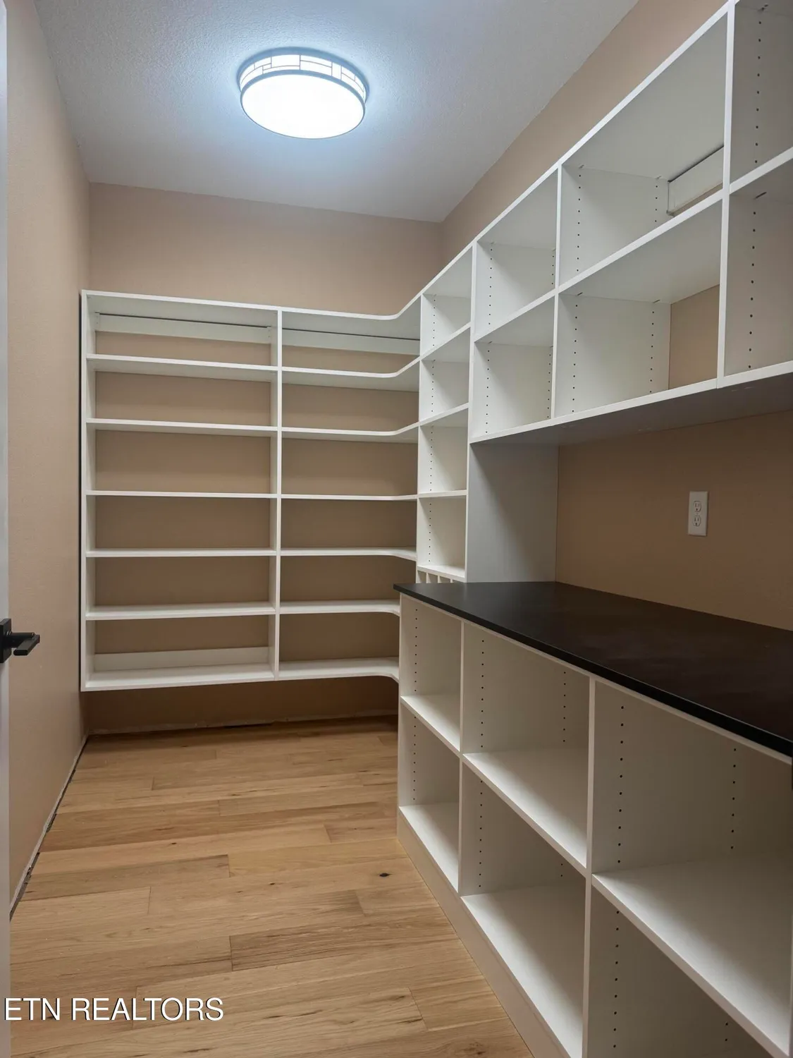 Property Slideshow image 4 of 18 | 164 hawes cir, Crossville, TN, 38558