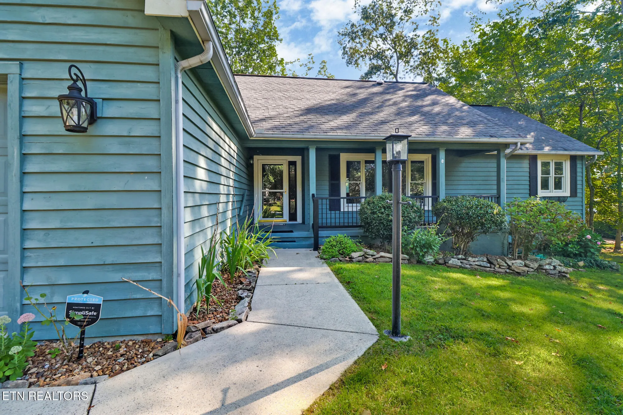 Property Slideshow image 2 of 46 | 123 lakeview dr, Crossville, TN, 38558