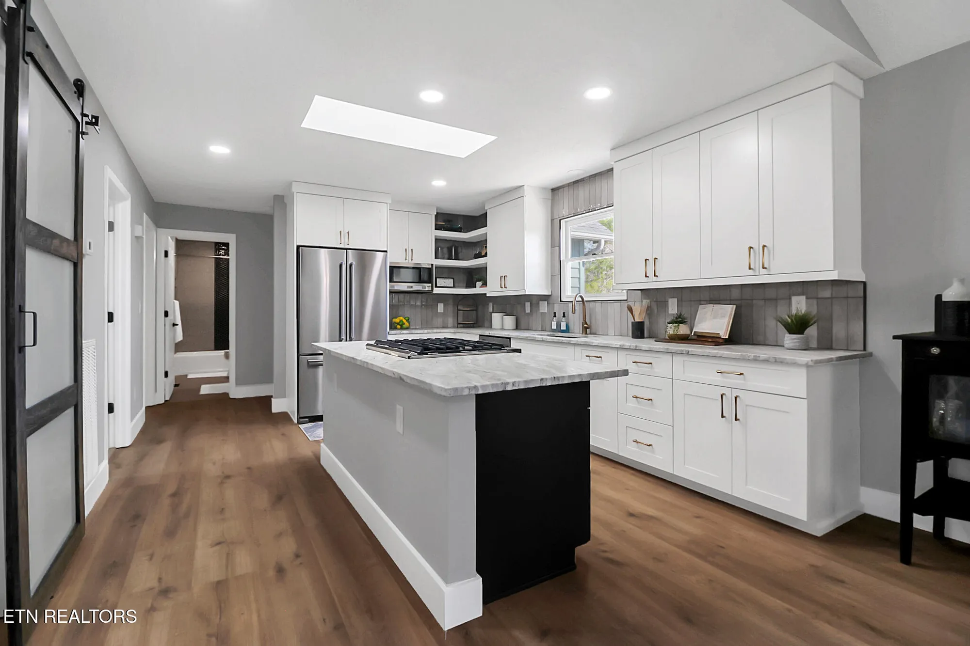 Property Slideshow image 13 of 46 | 123 lakeview dr, Crossville, TN, 38558