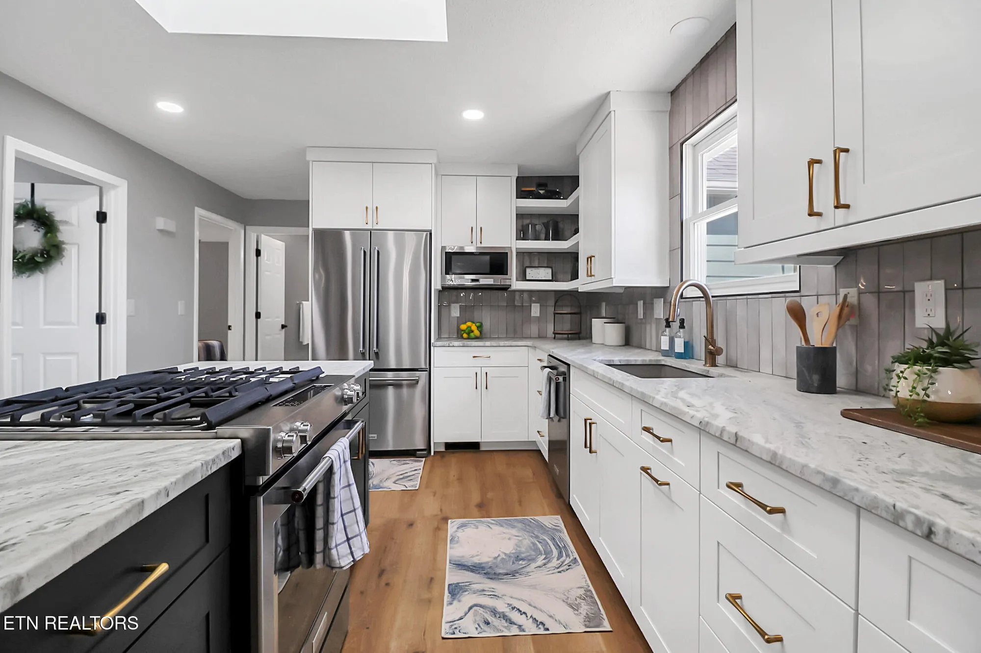 Property Slideshow image 8 of 46 | 123 lakeview dr, Crossville, TN, 38558