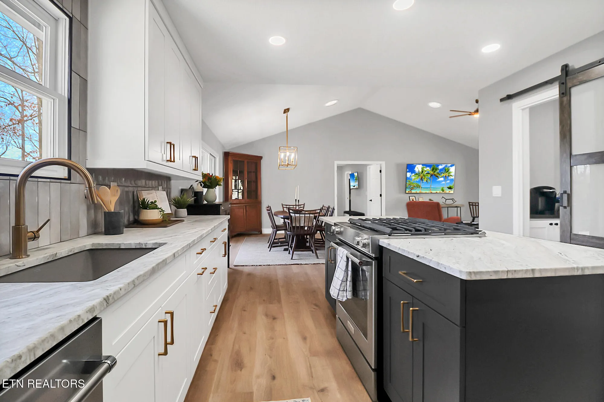 Property Slideshow image 15 of 46 | 123 lakeview dr, Crossville, TN, 38558