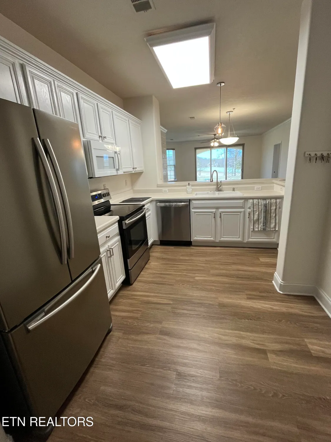 Property Slideshow image 3 of 17 | 565 rarity bay pkwy apt 103a, Vonore, TN, 37885