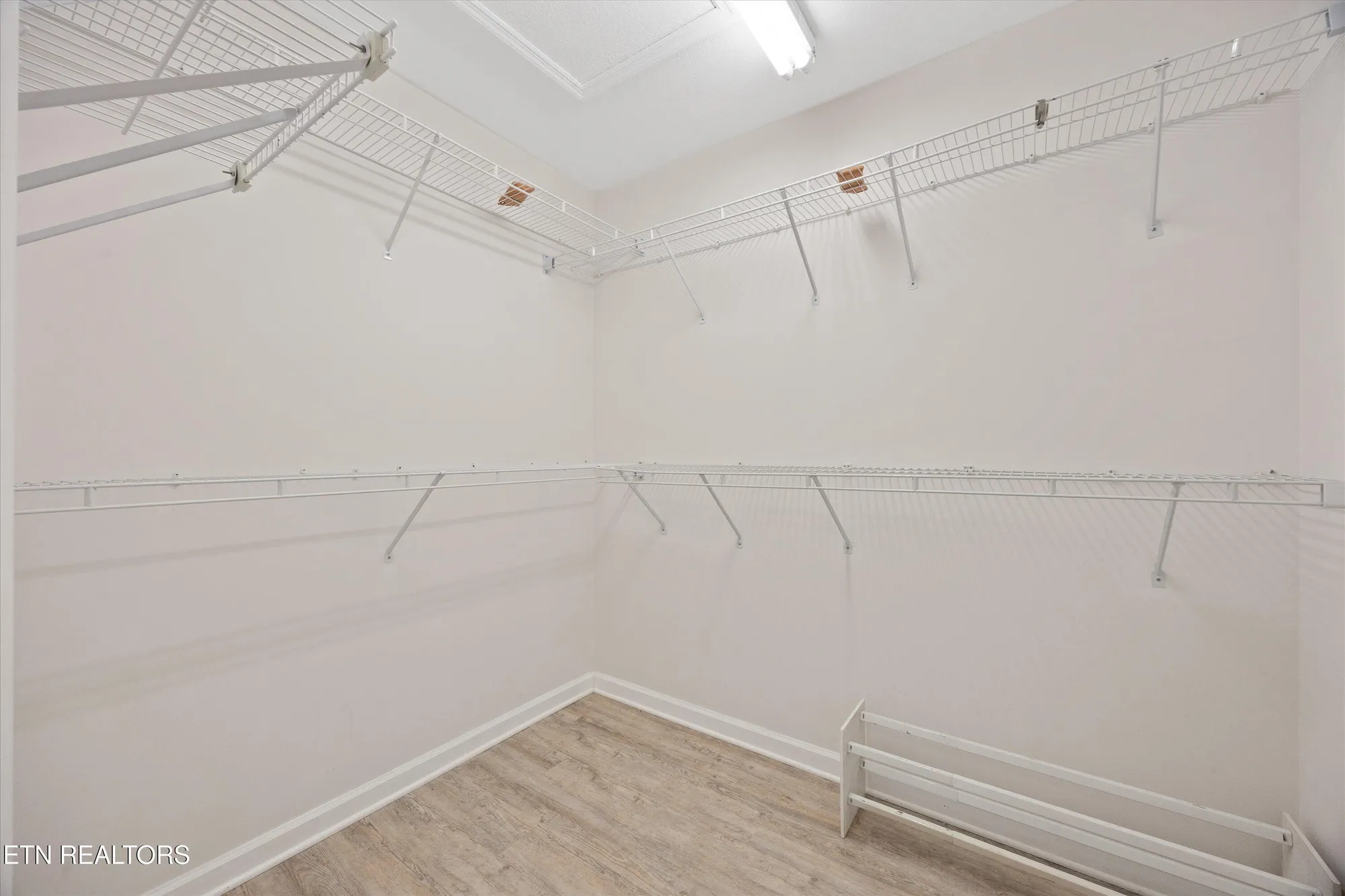 Property Slideshow image 20 of 29 | 137 kawatuska way, Loudon, TN, 37774