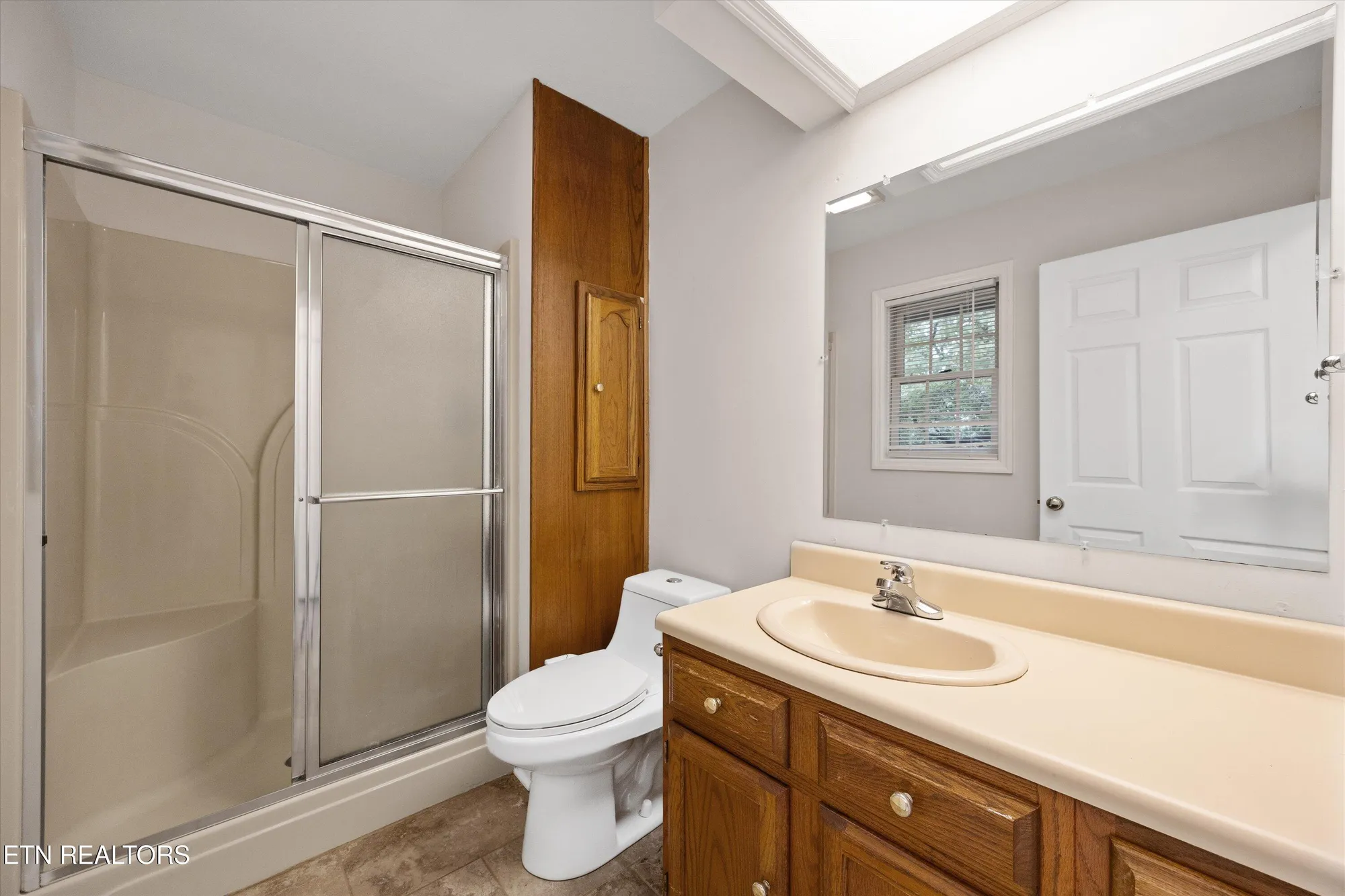 Property Slideshow image 21 of 29 | 137 kawatuska way, Loudon, TN, 37774