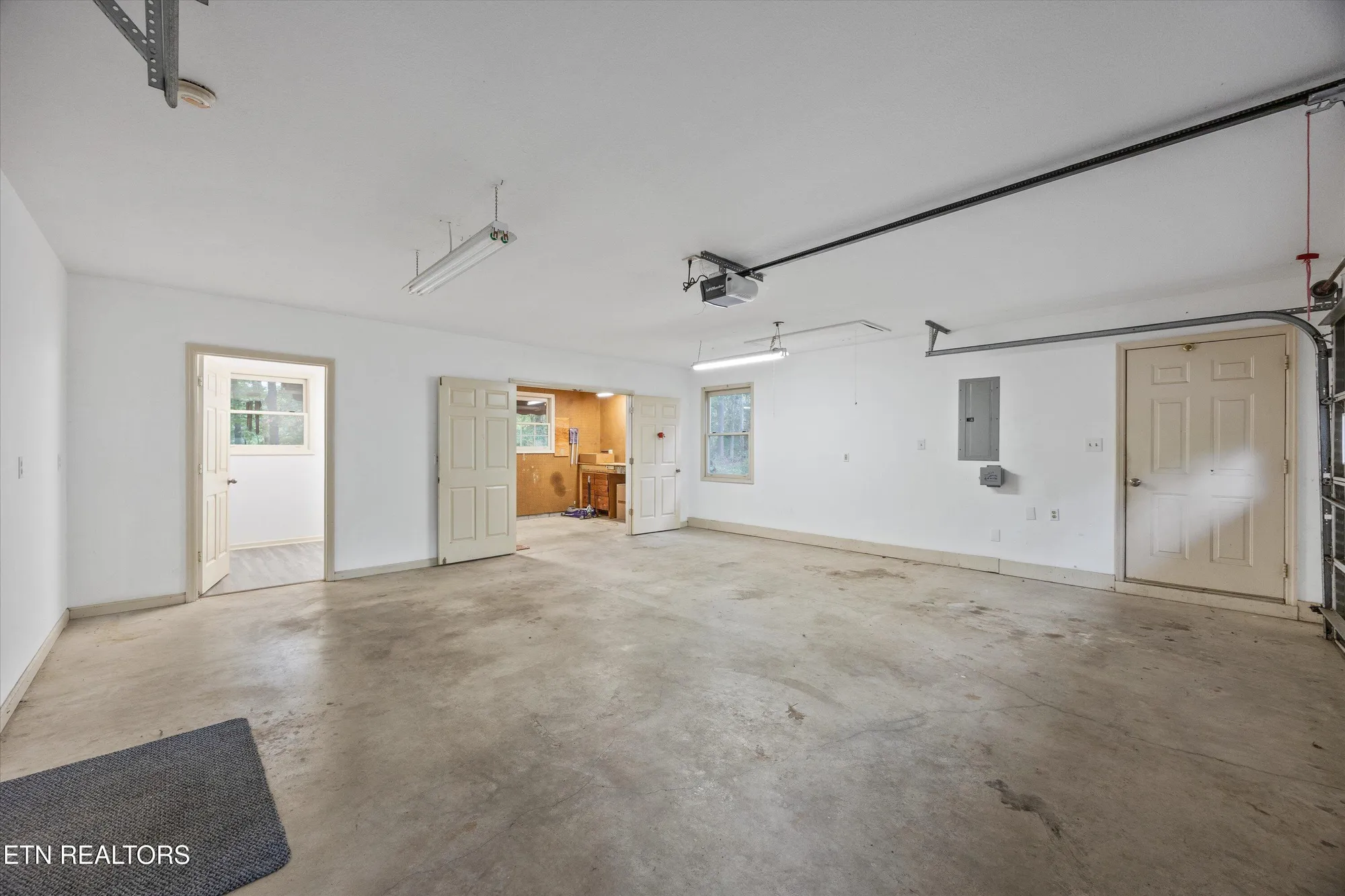 Property Slideshow image 24 of 29 | 137 kawatuska way, Loudon, TN, 37774