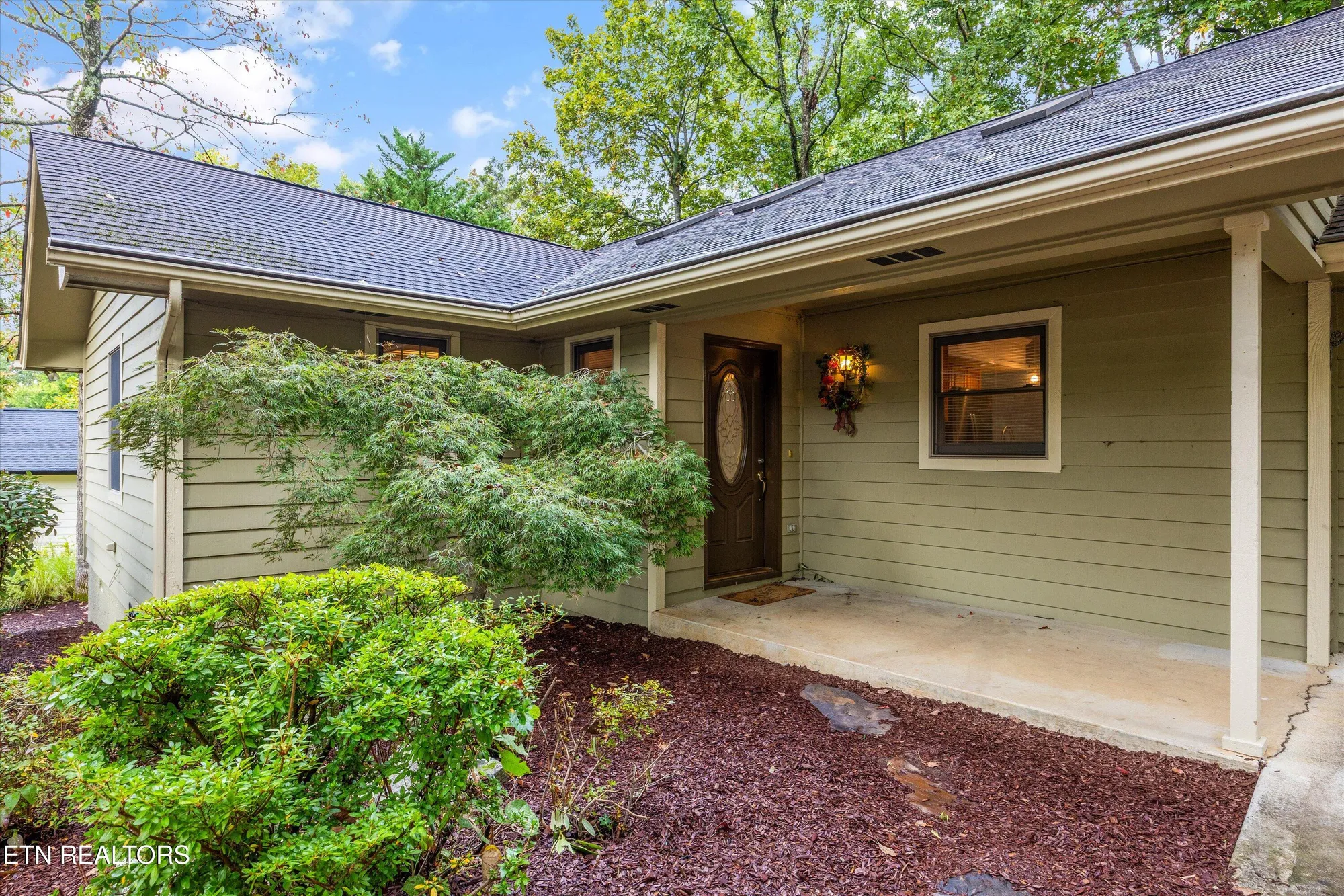 Property Slideshow image 6 of 29 | 137 kawatuska way, Loudon, TN, 37774