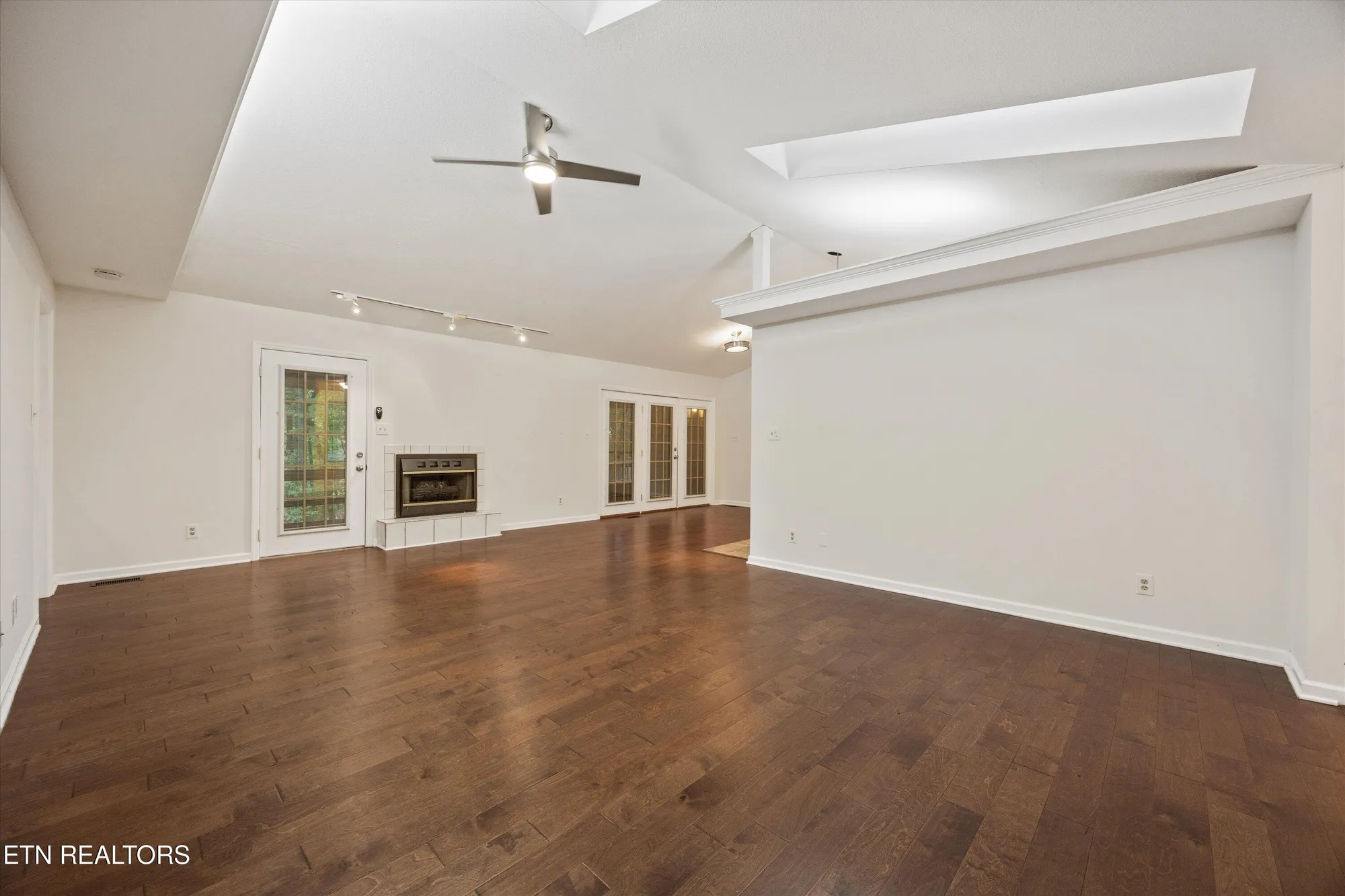 Property Slideshow image 7 of 29 | 137 kawatuska way, Loudon, TN, 37774