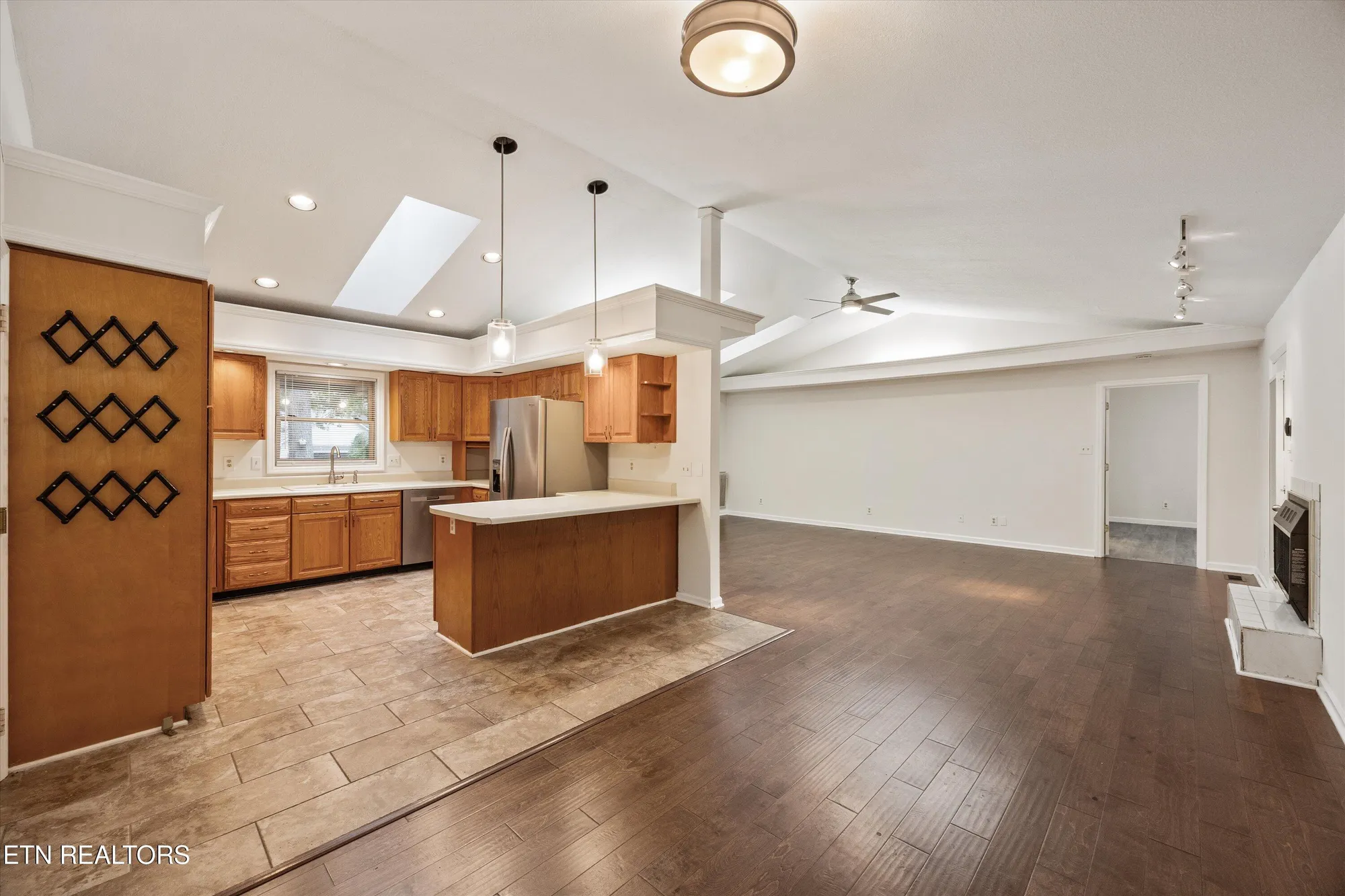 Property Slideshow image 9 of 29 | 137 kawatuska way, Loudon, TN, 37774