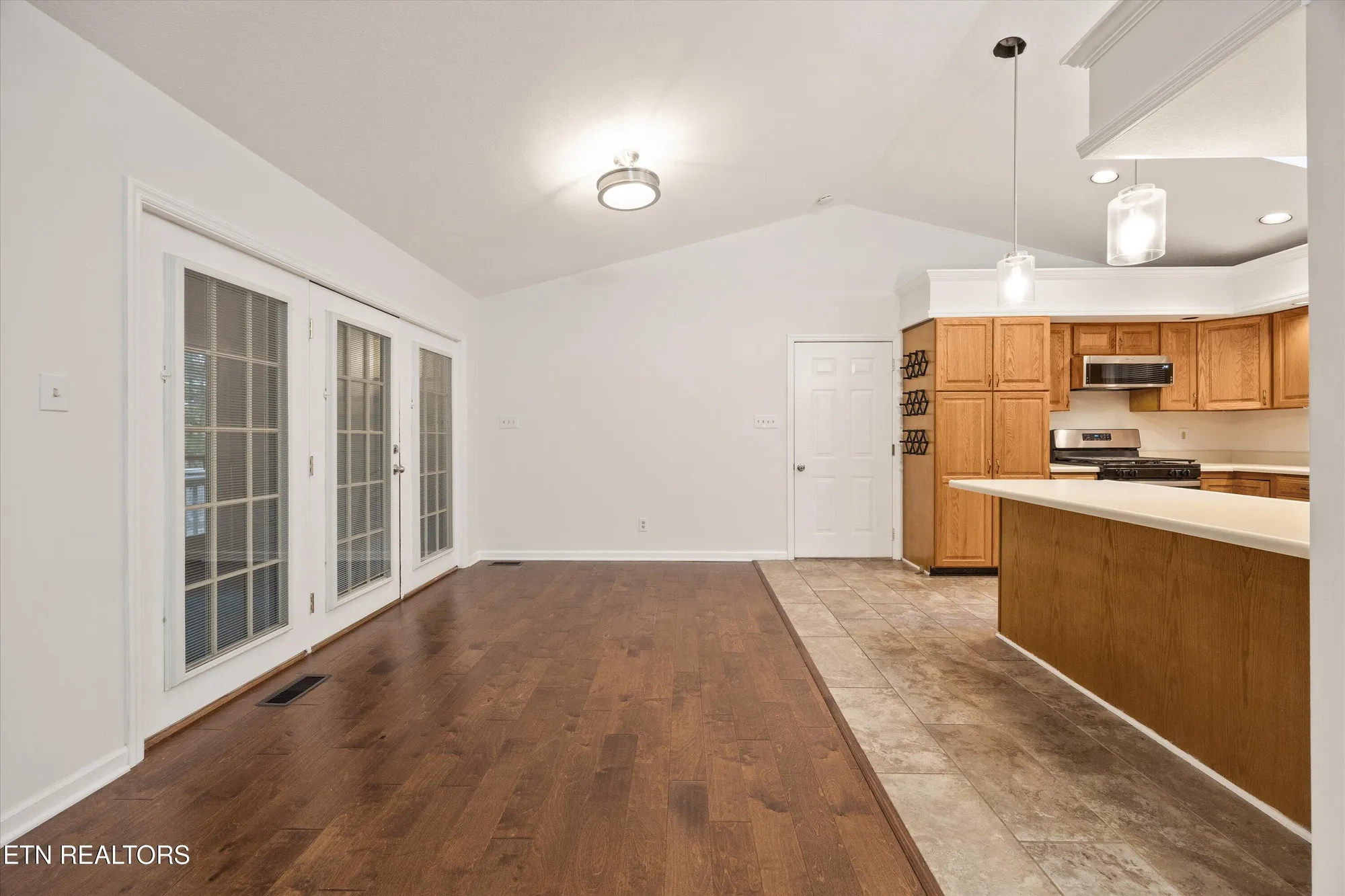 Property Slideshow image 14 of 29 | 137 kawatuska way, Loudon, TN, 37774