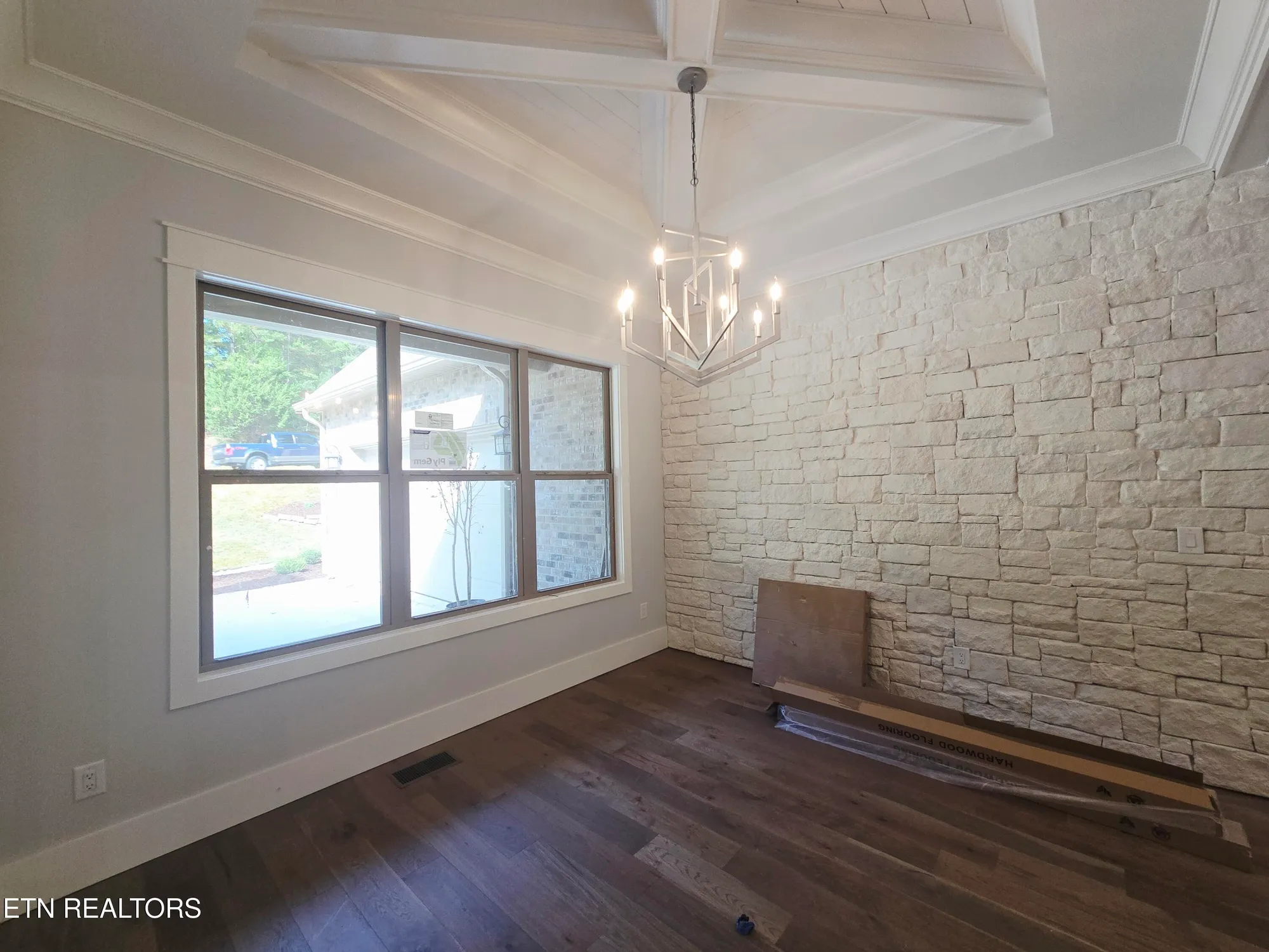 Property Slideshow image 6 of 13 | 102 tanasi dr, Loudon, TN, 37774