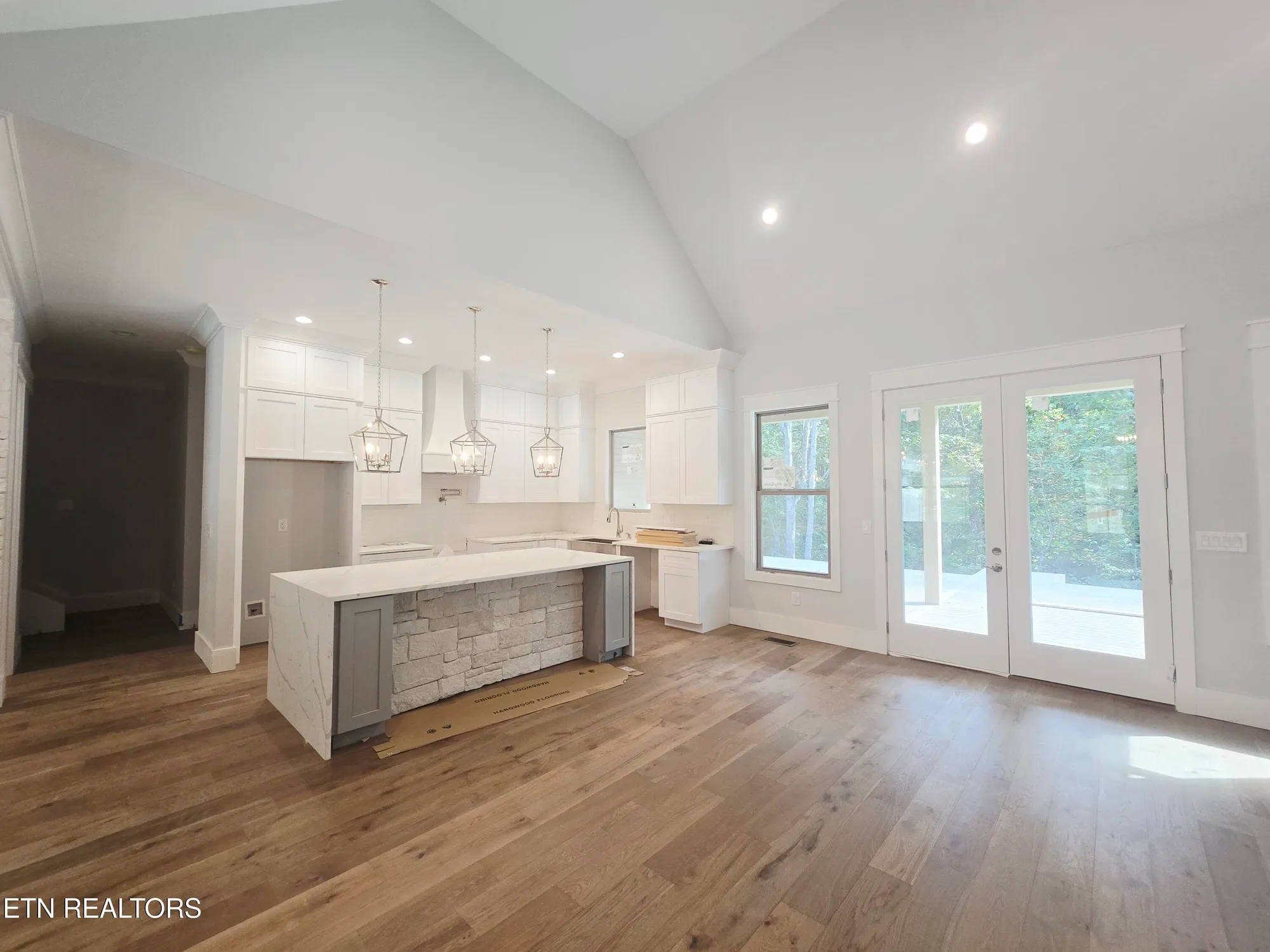 Property Slideshow image 10 of 13 | 102 tanasi dr, Loudon, TN, 37774