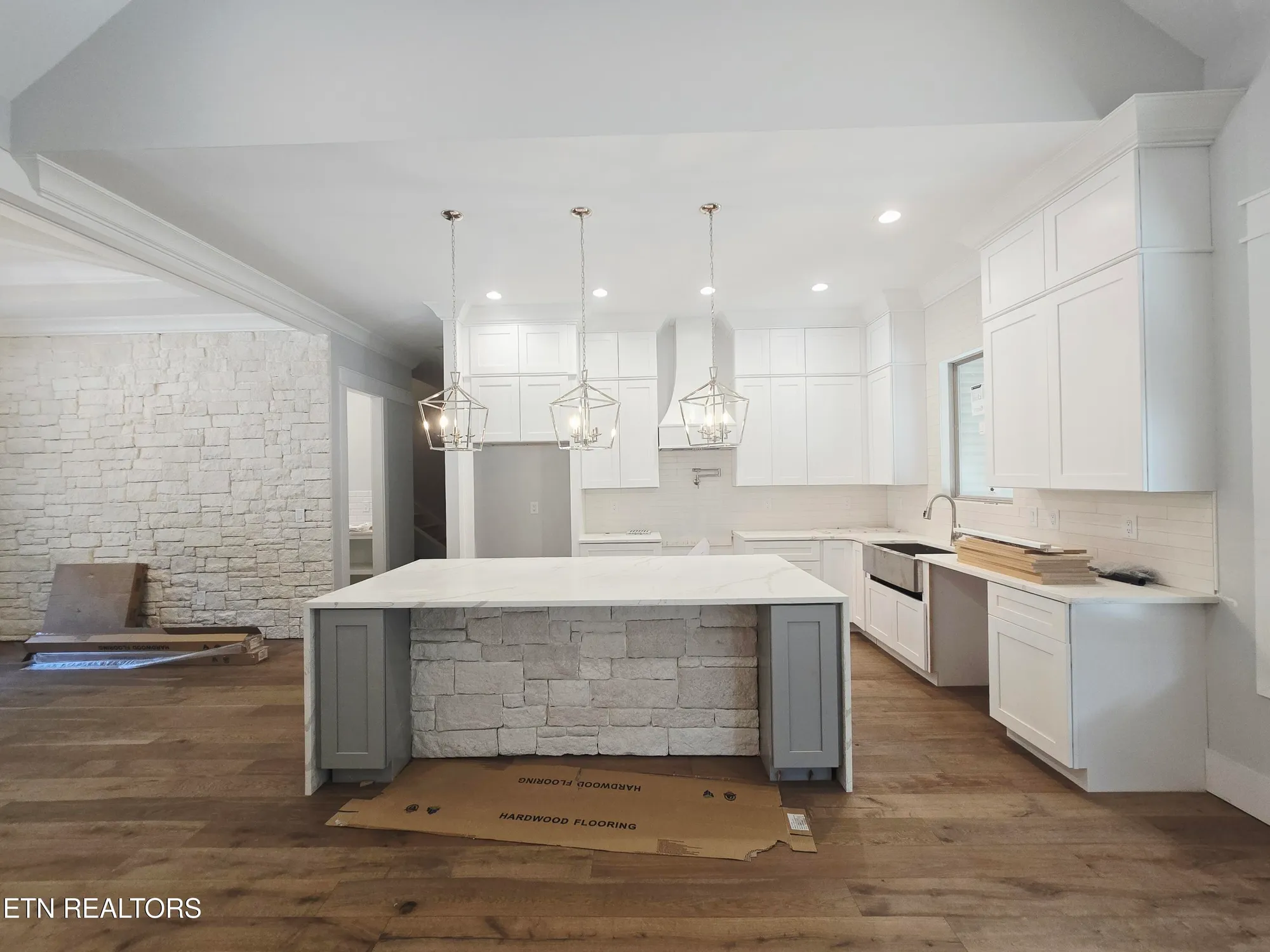 Property Slideshow image 11 of 13 | 102 tanasi dr, Loudon, TN, 37774