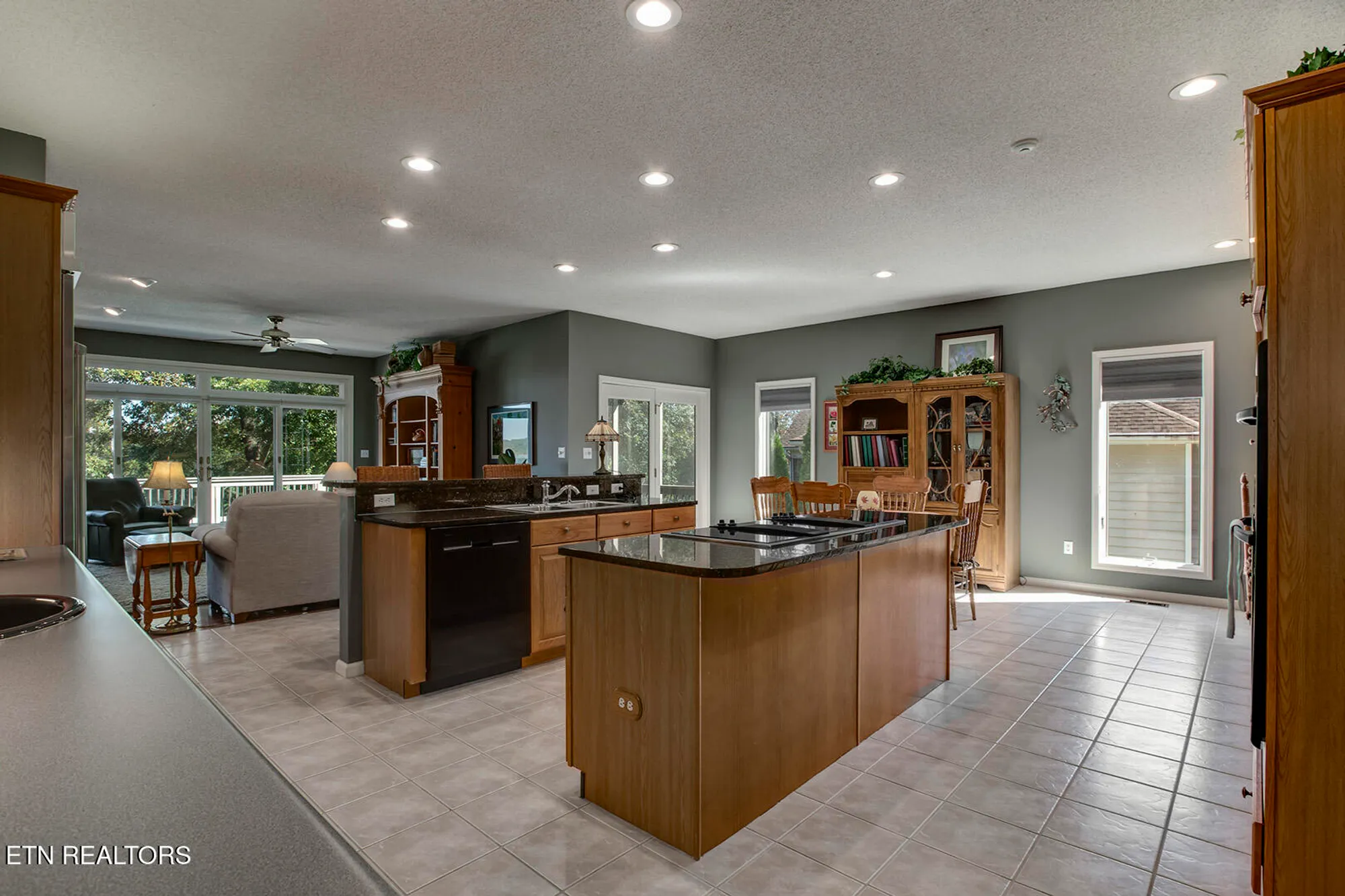 Property Slideshow image 22 of 62 | 410 catoosa ln, Loudon, TN, 37774