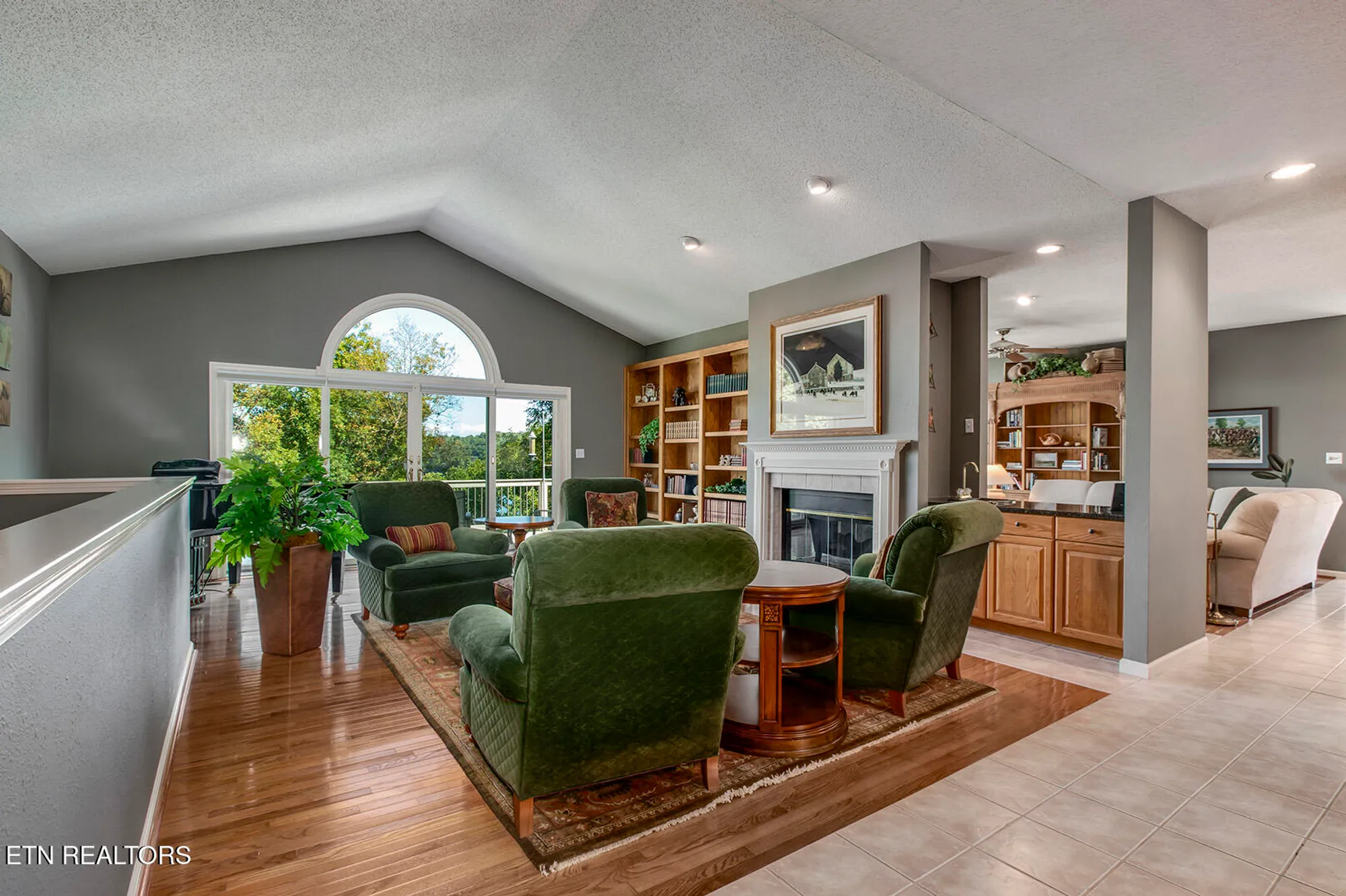 Property Slideshow image 6 of 62 | 410 catoosa ln, Loudon, TN, 37774