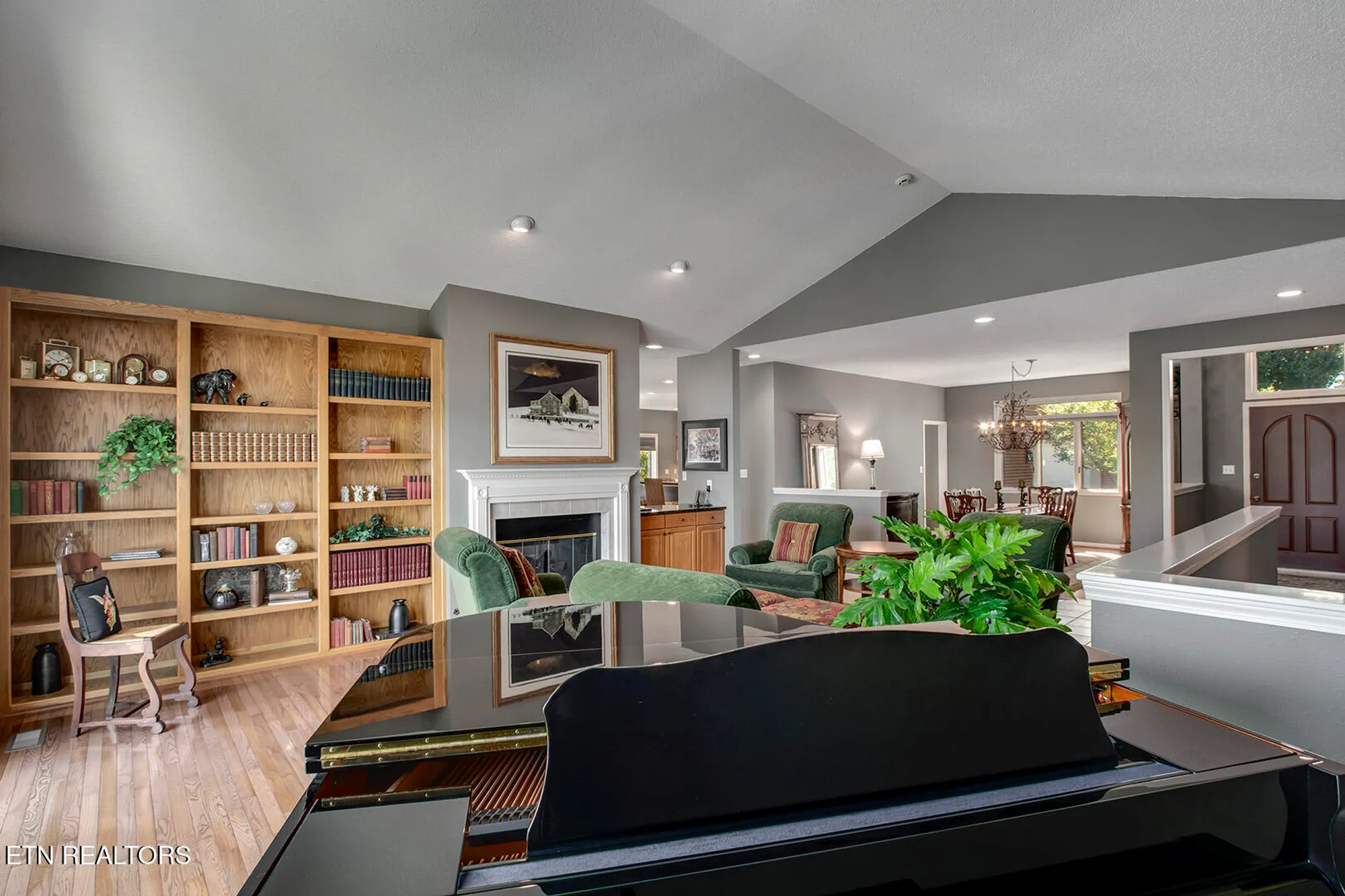 Property Slideshow image 11 of 62 | 410 catoosa ln, Loudon, TN, 37774