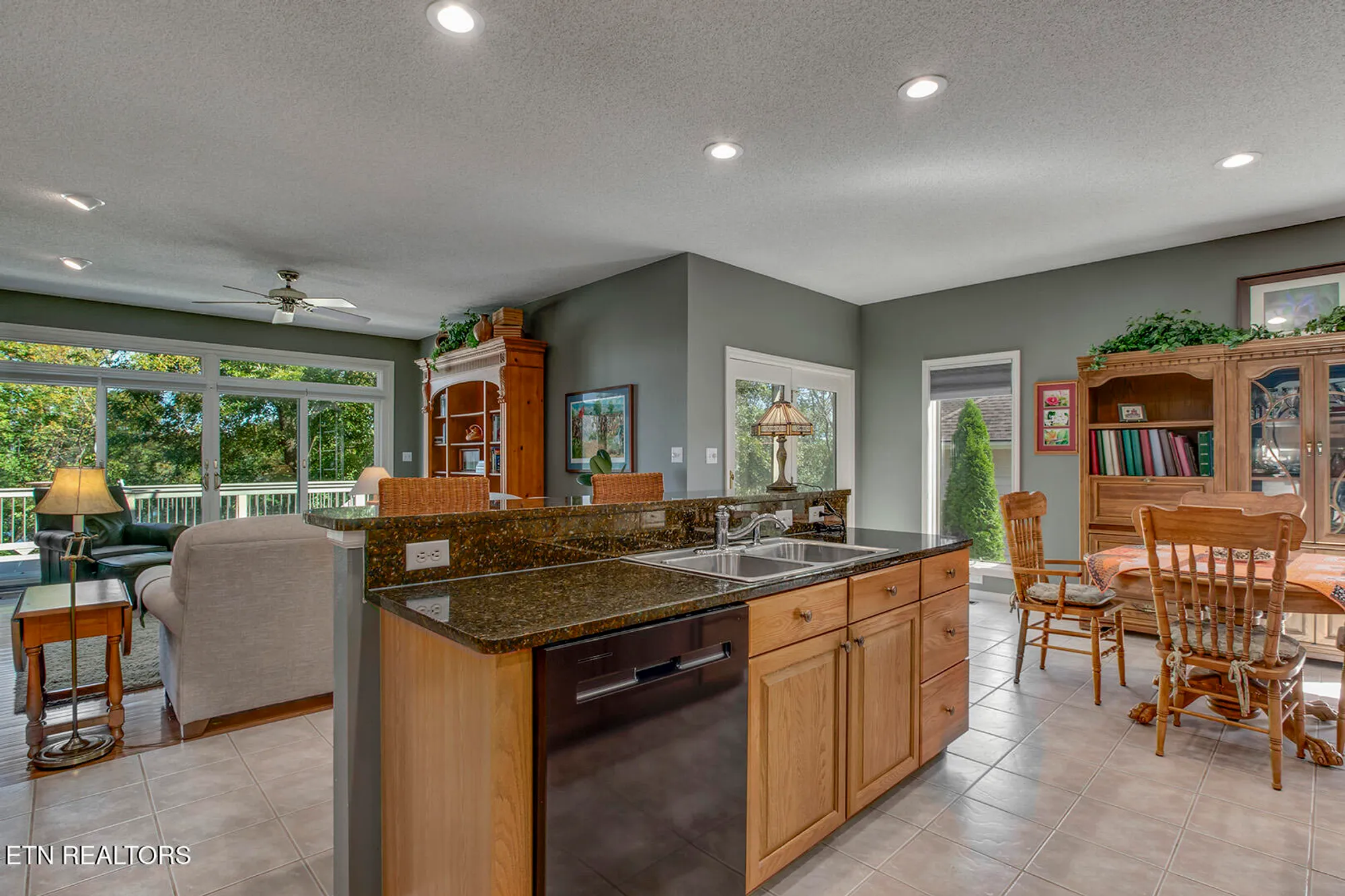 Property Slideshow image 18 of 62 | 410 catoosa ln, Loudon, TN, 37774