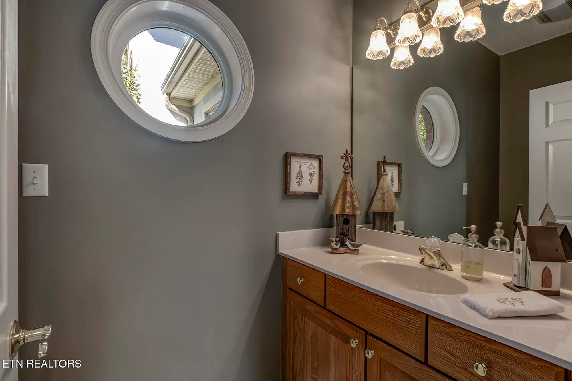 Property Slideshow image 21 of 62 | 410 catoosa ln, Loudon, TN, 37774