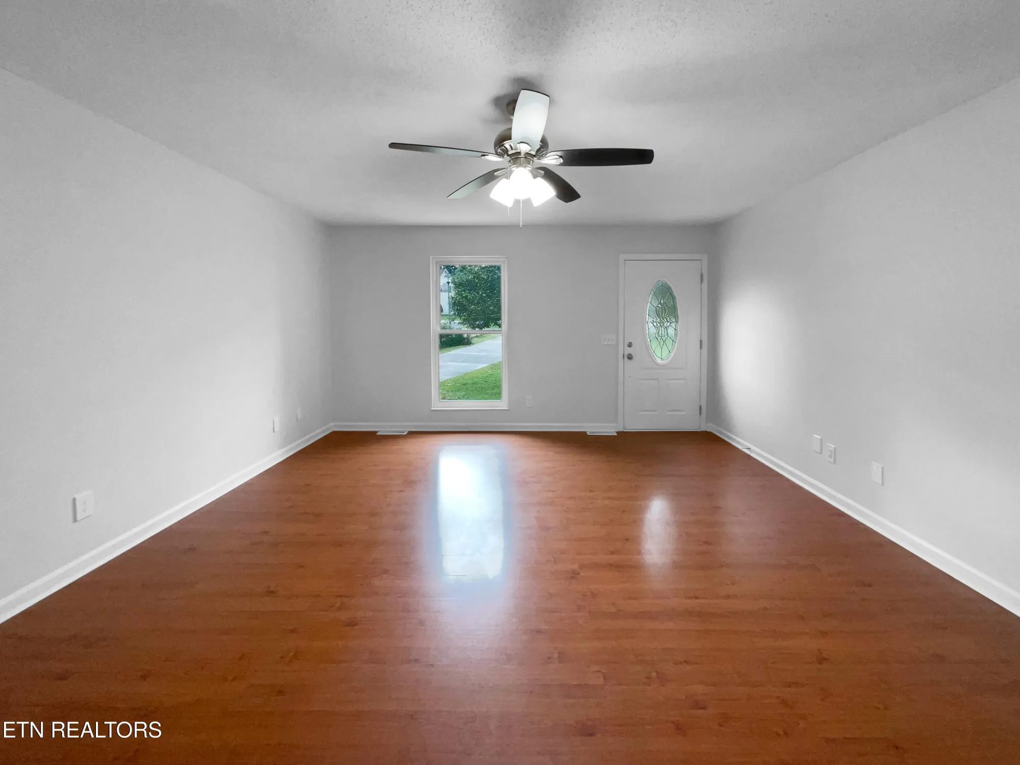 Property Slideshow image 3 of 28 | 322 chatuga ln, Loudon, TN, 37774