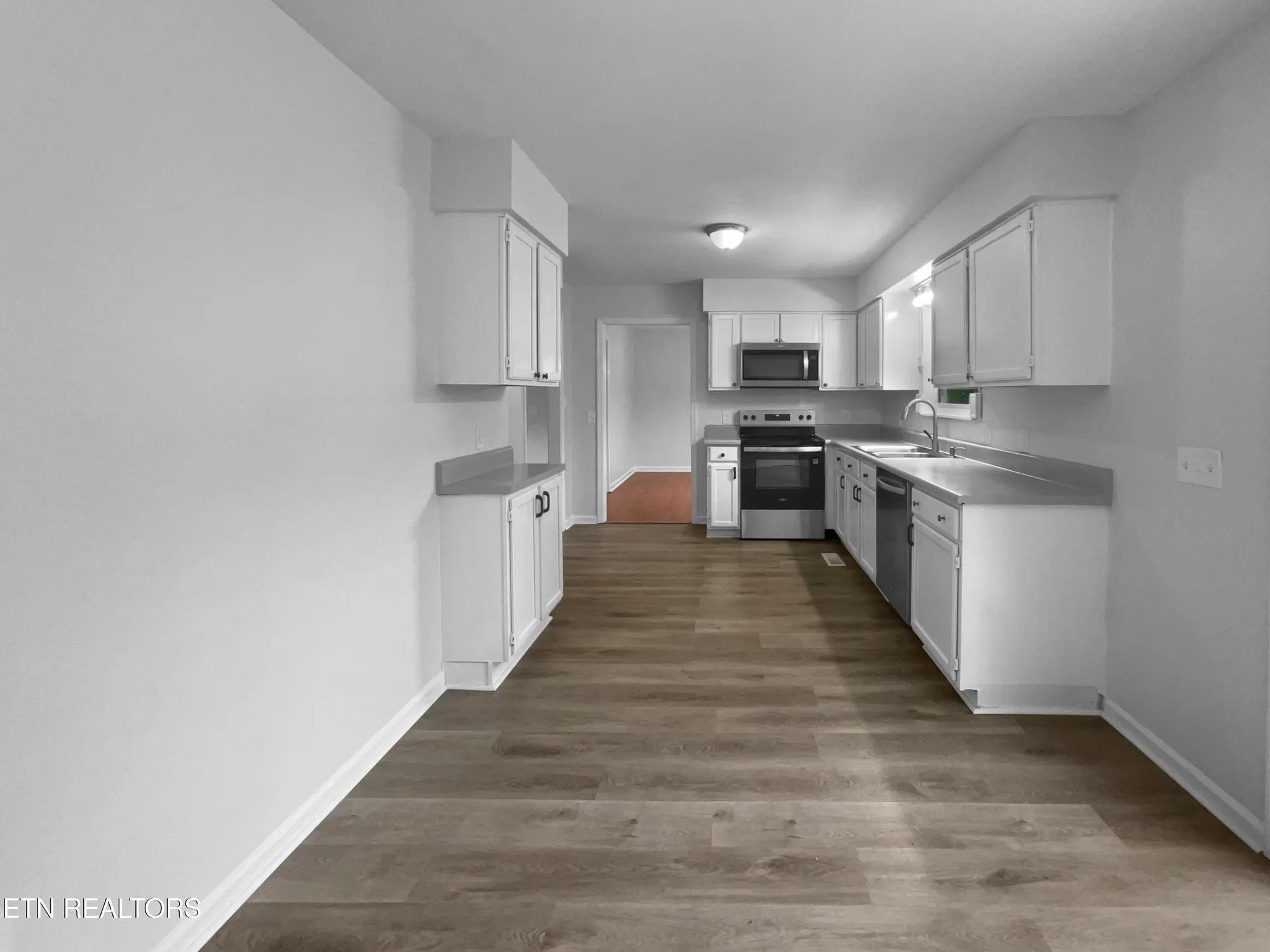 Property Slideshow image 6 of 28 | 322 chatuga ln, Loudon, TN, 37774