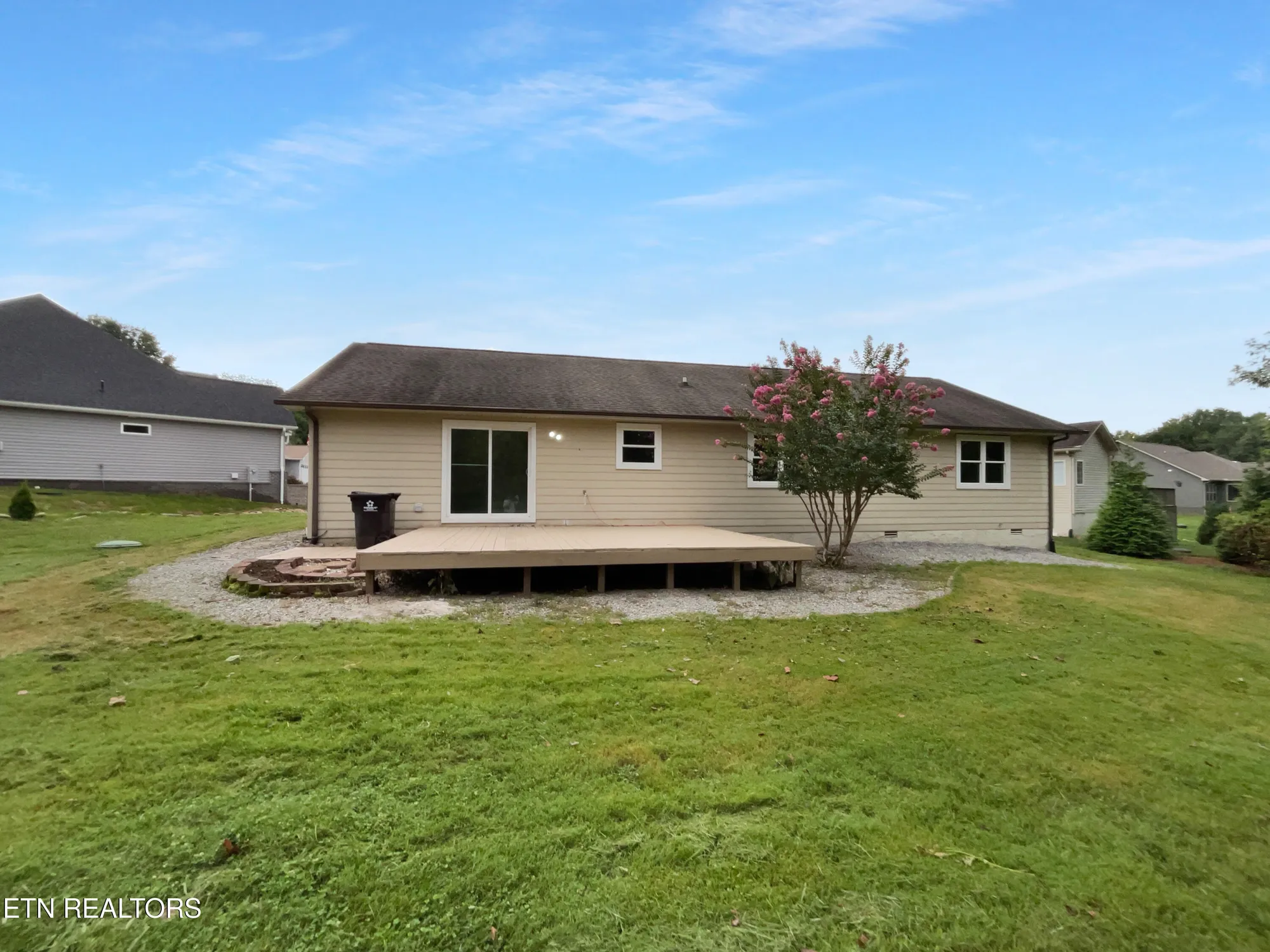 Property Slideshow image 25 of 28 | 322 chatuga ln, Loudon, TN, 37774