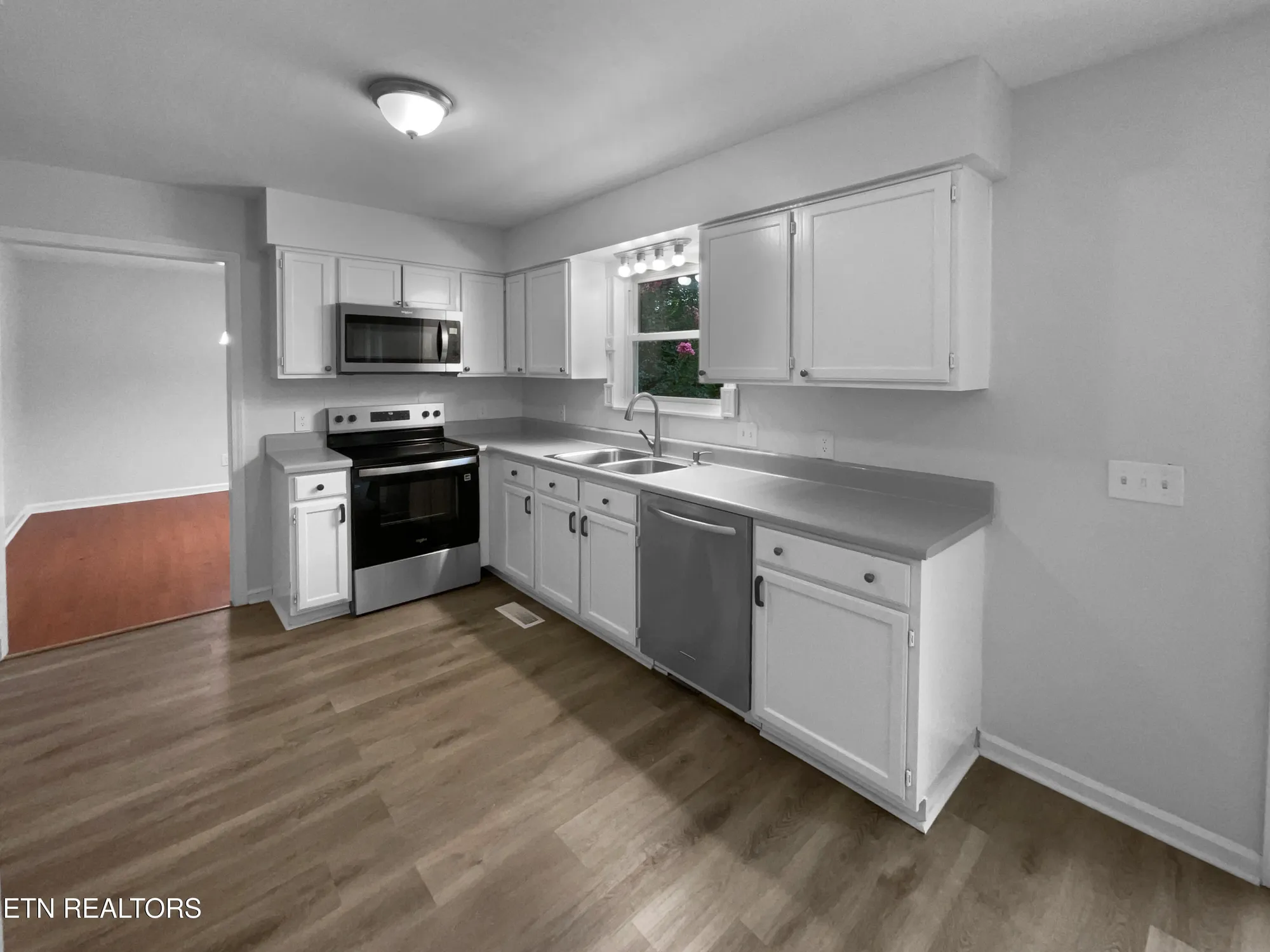 Property Slideshow image 7 of 28 | 322 chatuga ln, Loudon, TN, 37774