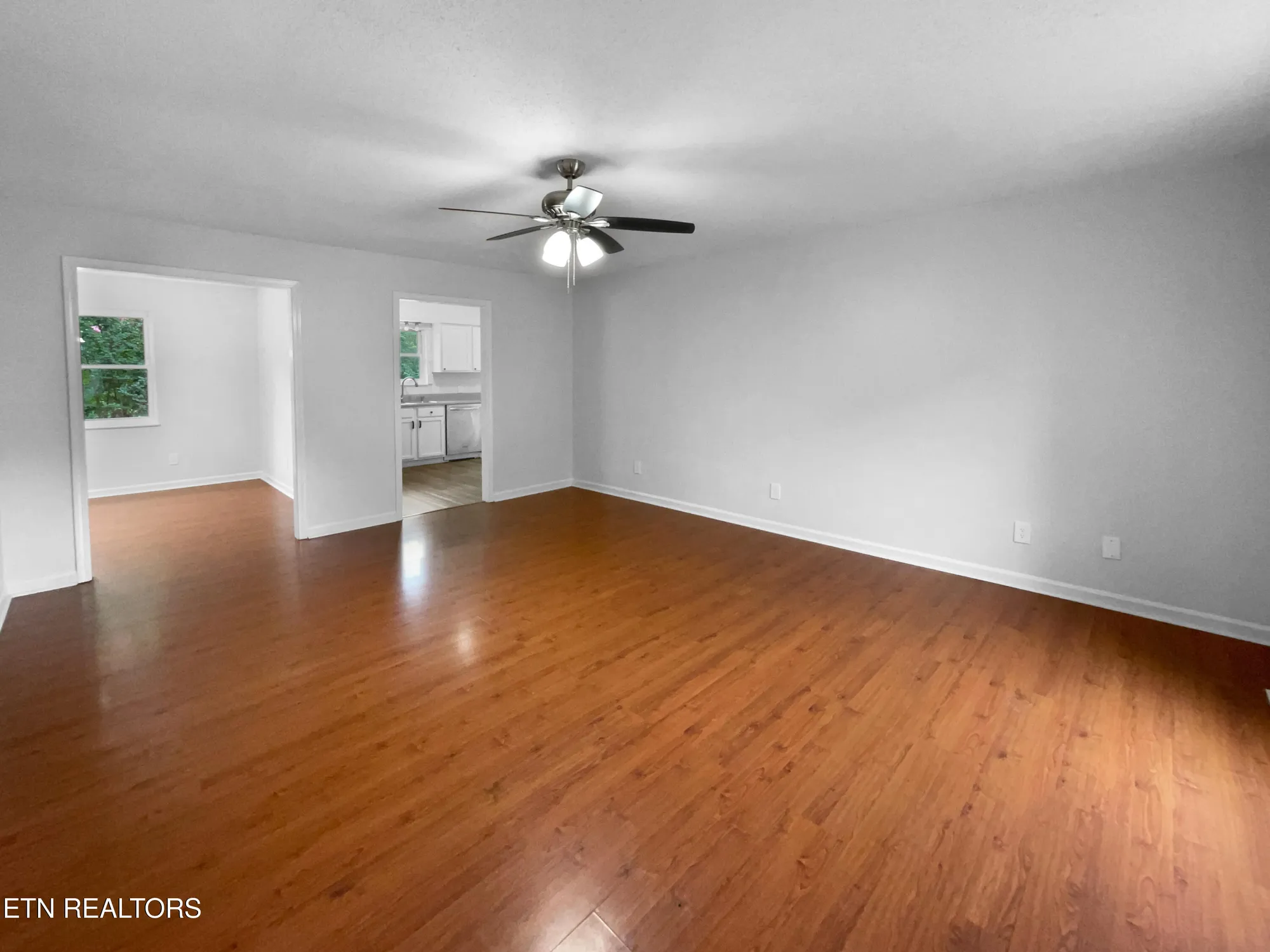 Property Slideshow image 5 of 28 | 322 chatuga ln, Loudon, TN, 37774