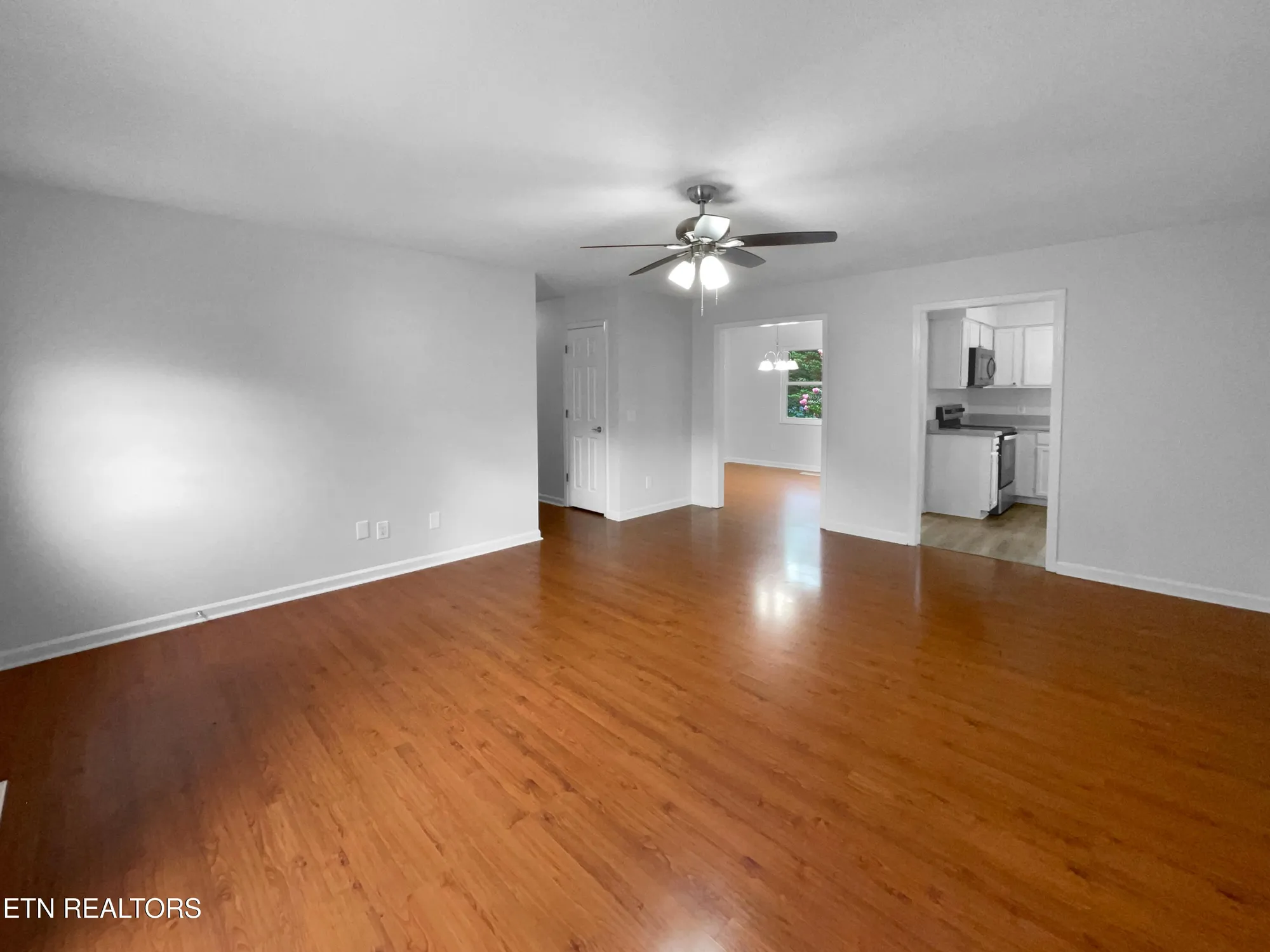 Property Slideshow image 4 of 28 | 322 chatuga ln, Loudon, TN, 37774